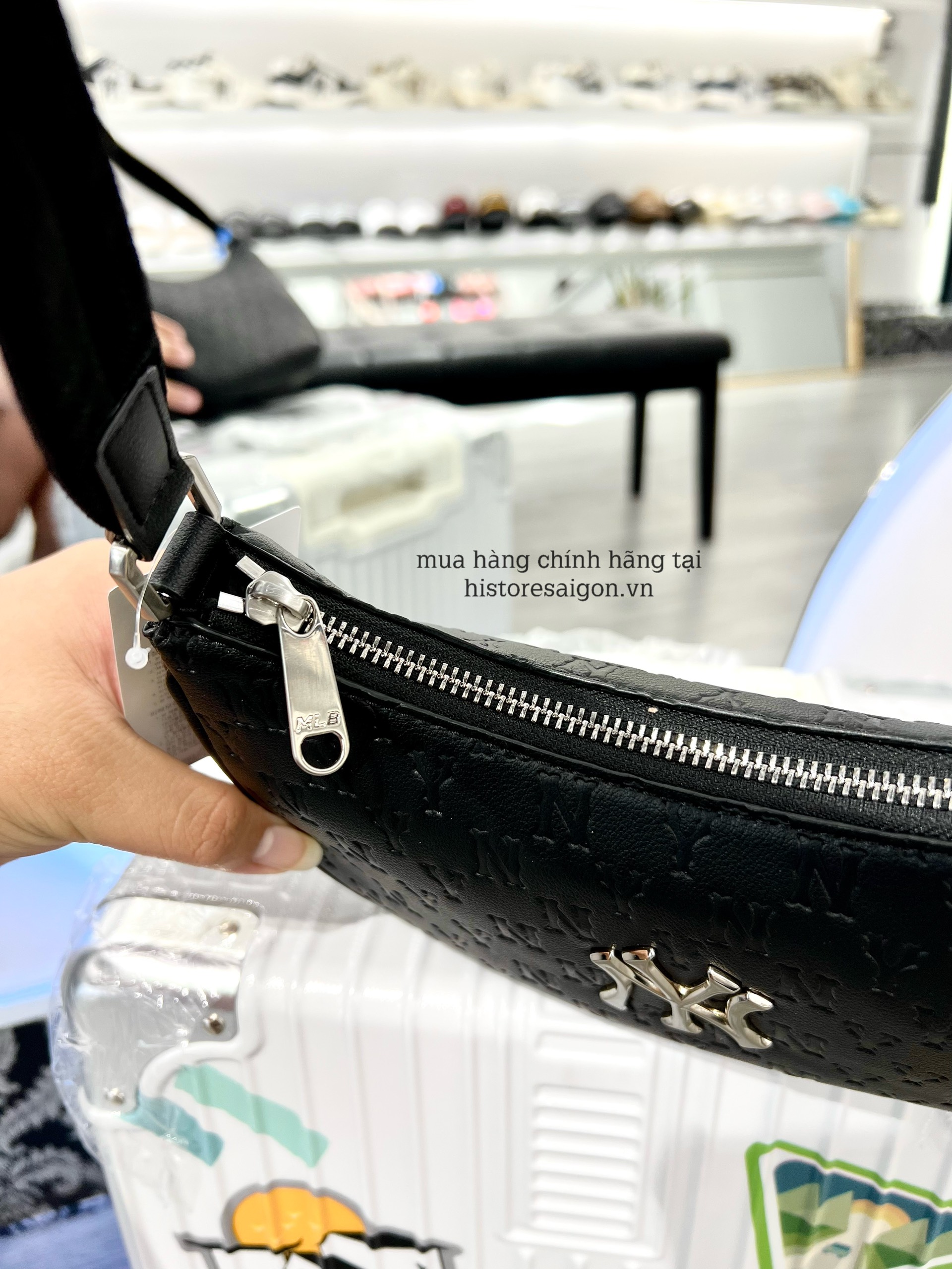 889 -  Túi MLB Monogram Embossed Hobo Bag New York Yankees - Black - Kẹp nách - Code 3ABQS022N 50BKS [HÀNG CHÍNH HÃNG]