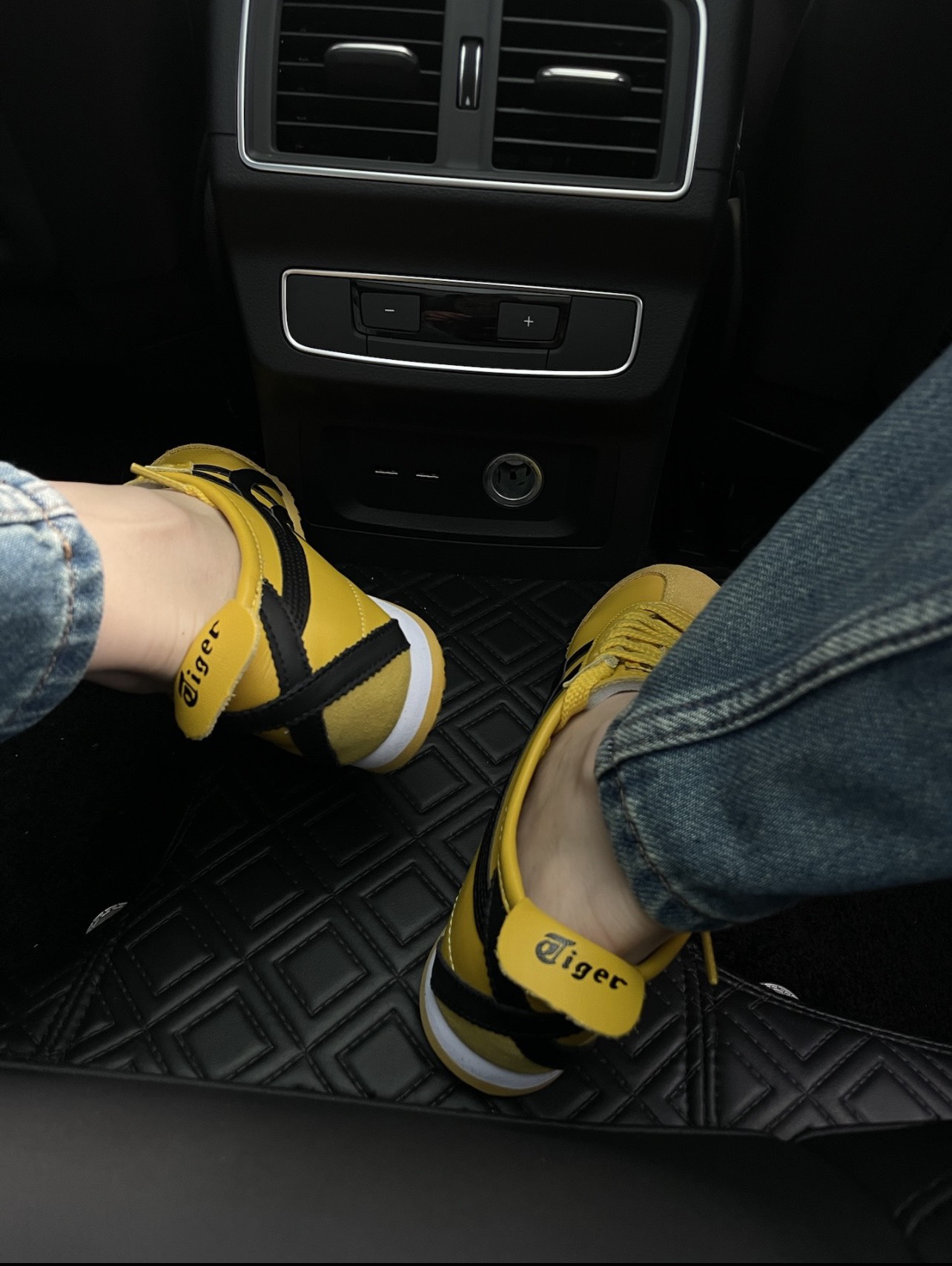871 -  Giày Onitsuka Tiger Mexico 66 Yellow Black - Code 1183C102-751 [HÀNG CHÍNH HÃNG]