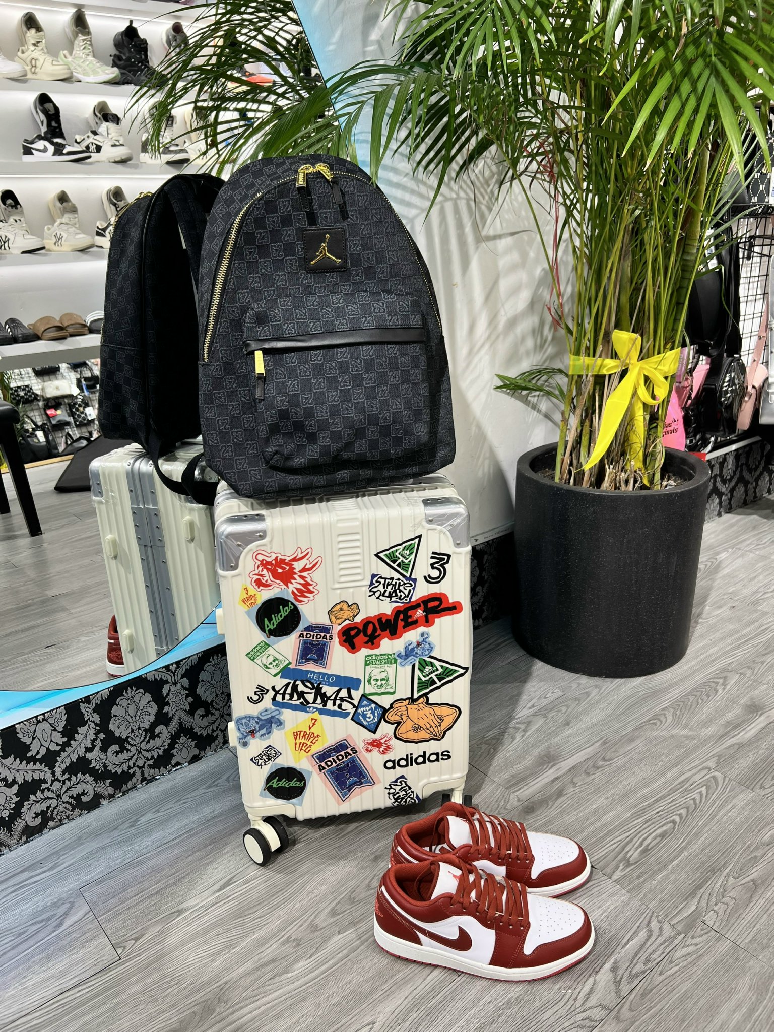 646 -  Vali Adidas Sticker Power - Size Cabin 22 Xách Tay - Trắng Kem [HÀNG CHÍNH HÃNG]