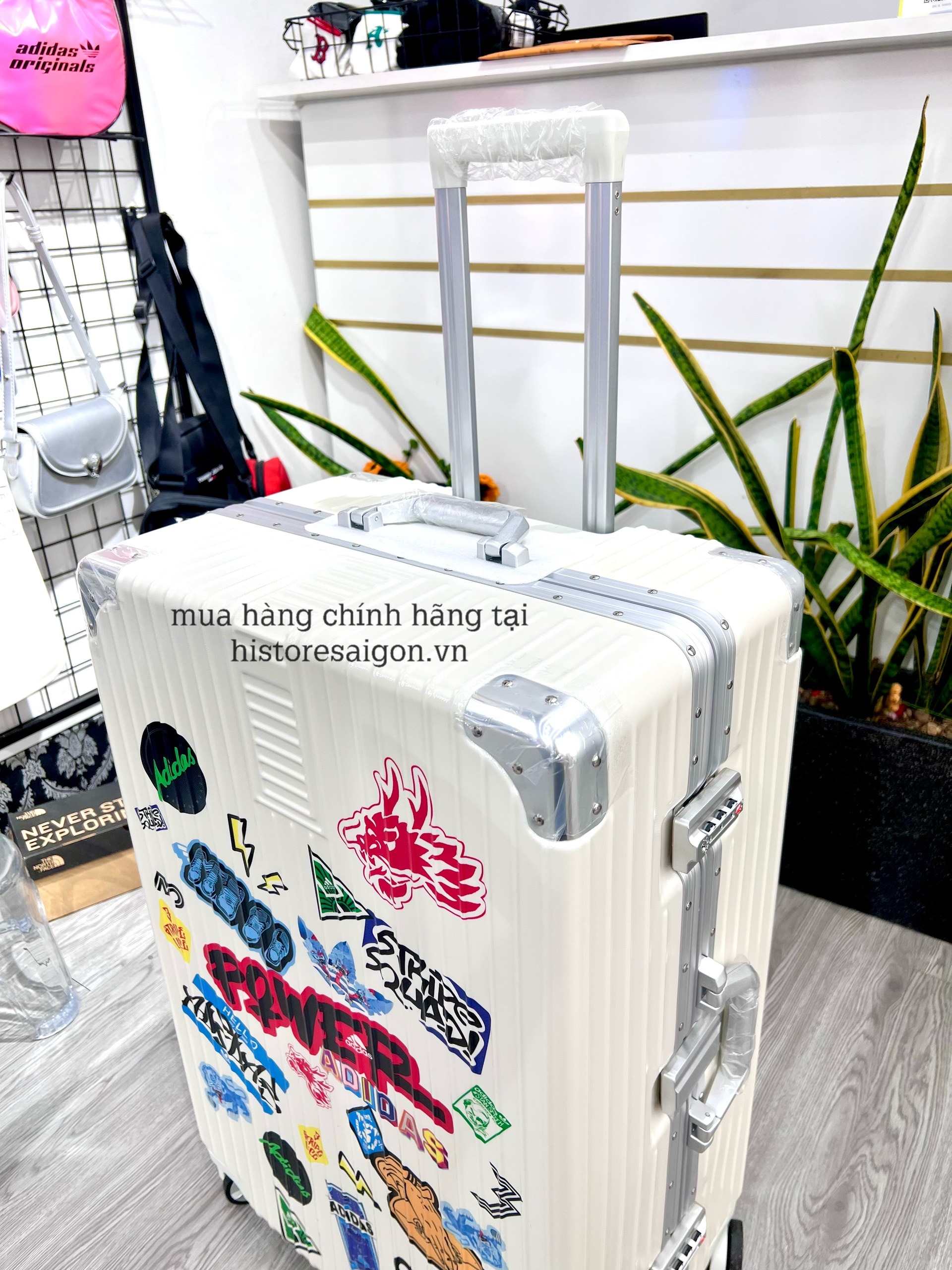647 -  Vali Adidas Sticker Power - Size Ký Gửi 28 - Trắng Kem [HÀNG CHÍNH HÃNG]