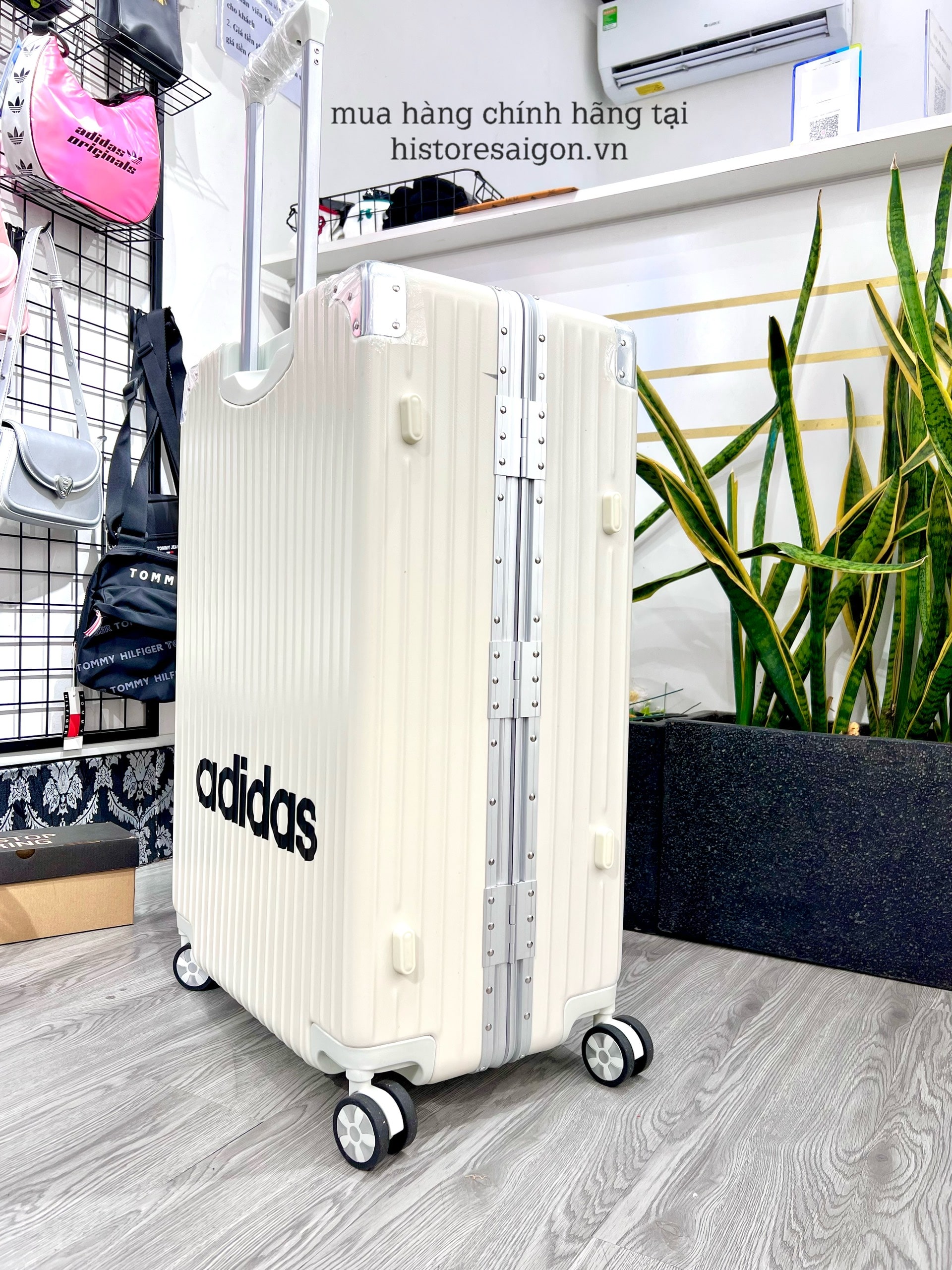 647 -  Vali Adidas Sticker Power - Size Ký Gửi 28 - Trắng Kem [HÀNG CHÍNH HÃNG]