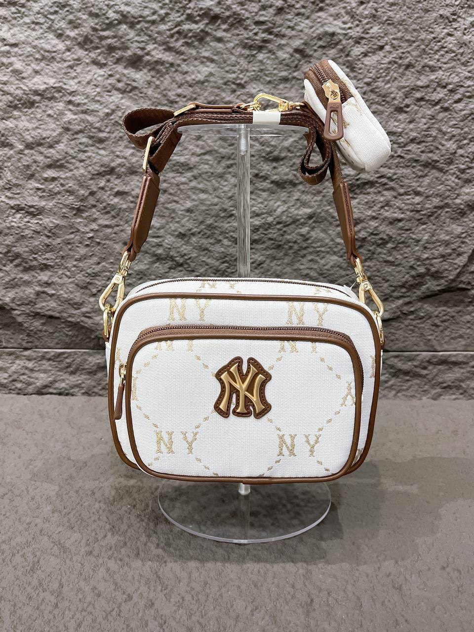 940 -  Túi MLB Monogram Jacquard New York Yankees - White - Code 7ACRMDA4 50BGM [HÀNG CHÍNH HÃNG]