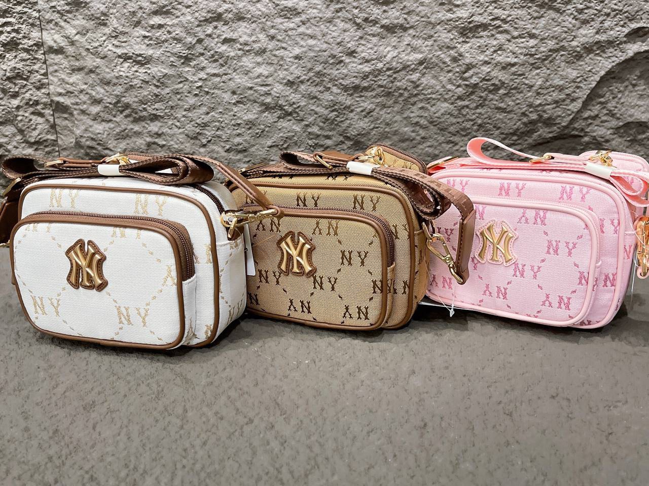 942 -  Túi MLB Monogram Jacquard New York Yankees - Beige - Code 7ACRMDA4 50BGS [HÀNG CHÍNH HÃNG]