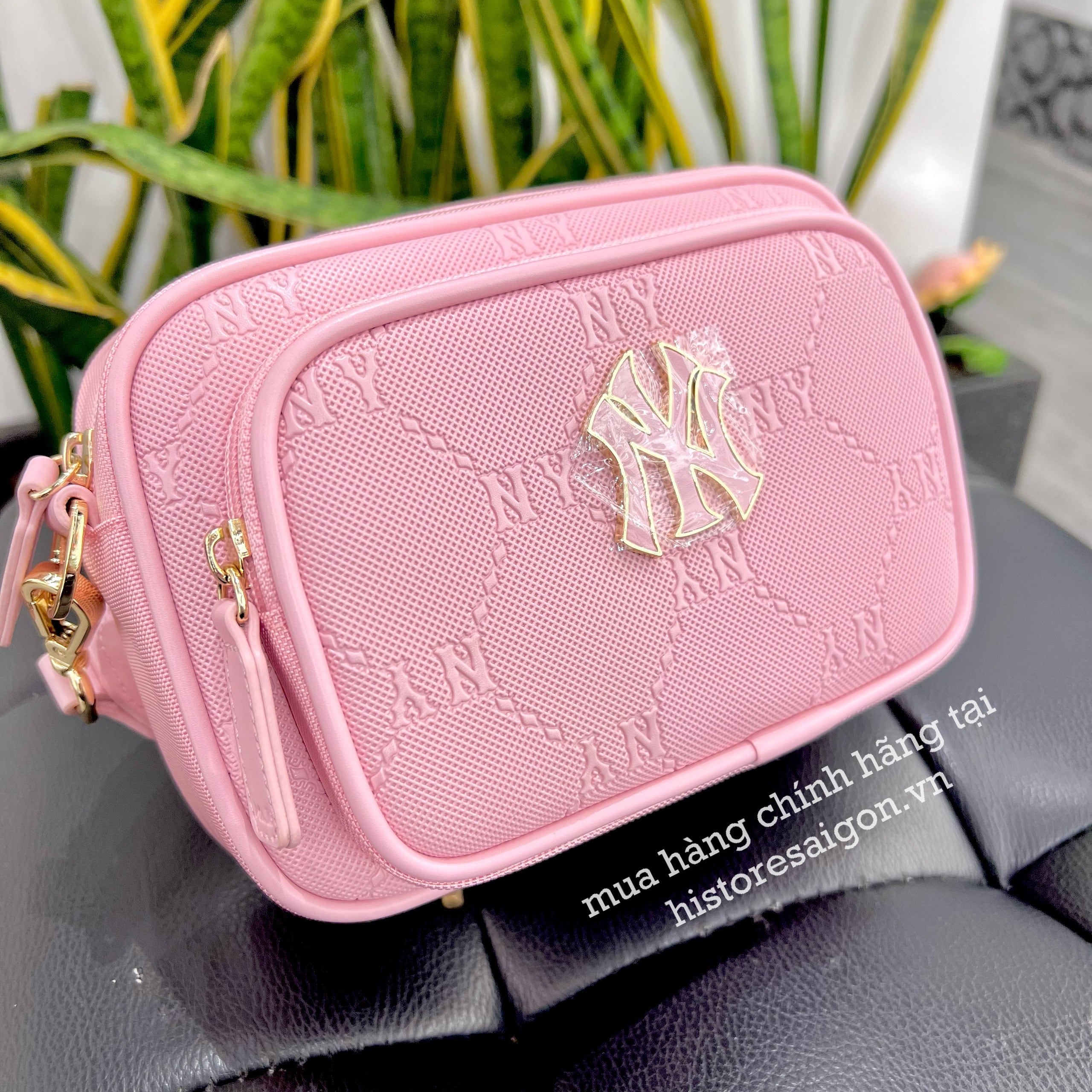 499 -  Túi MLB NY Monogram - Hồng - Code 7ACRMD04N-50PKM [HÀNG CHÍNH HÃNG]