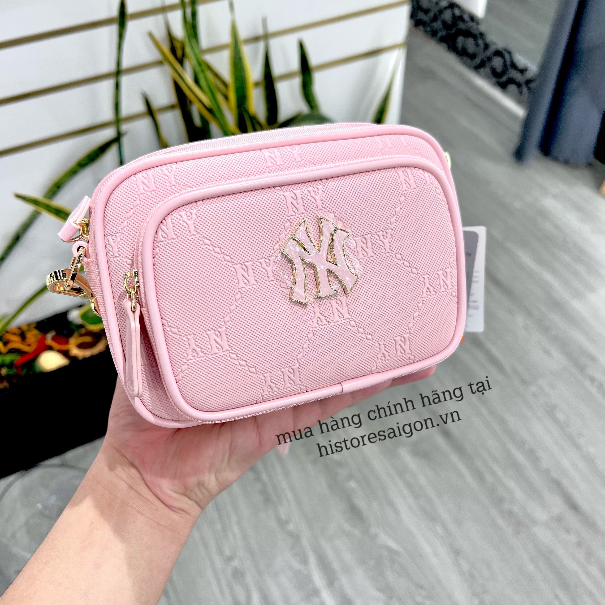 499 -  Túi MLB NY Monogram - Hồng - Code 7ACRMD04N-50PKM [HÀNG CHÍNH HÃNG]