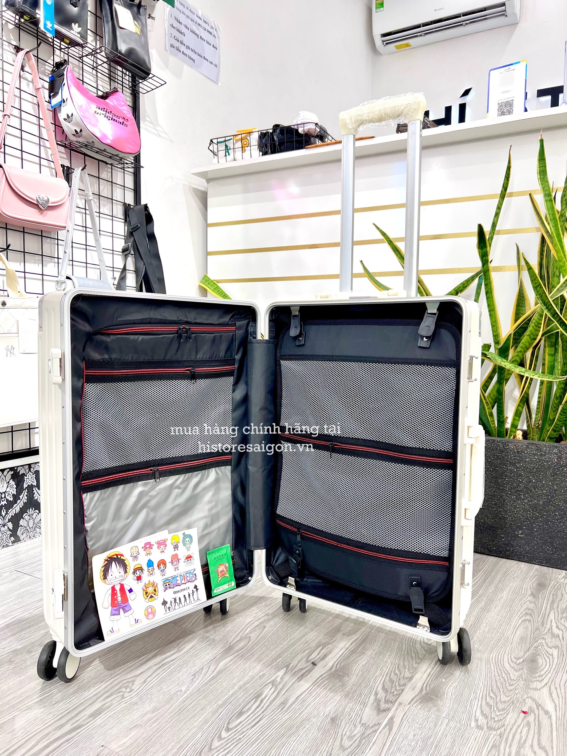 745 -  Vali Nike Just Do It - Size Cabin 22 Xách Tay - Trắng Kem [HÀNG CHÍNH HÃNG]