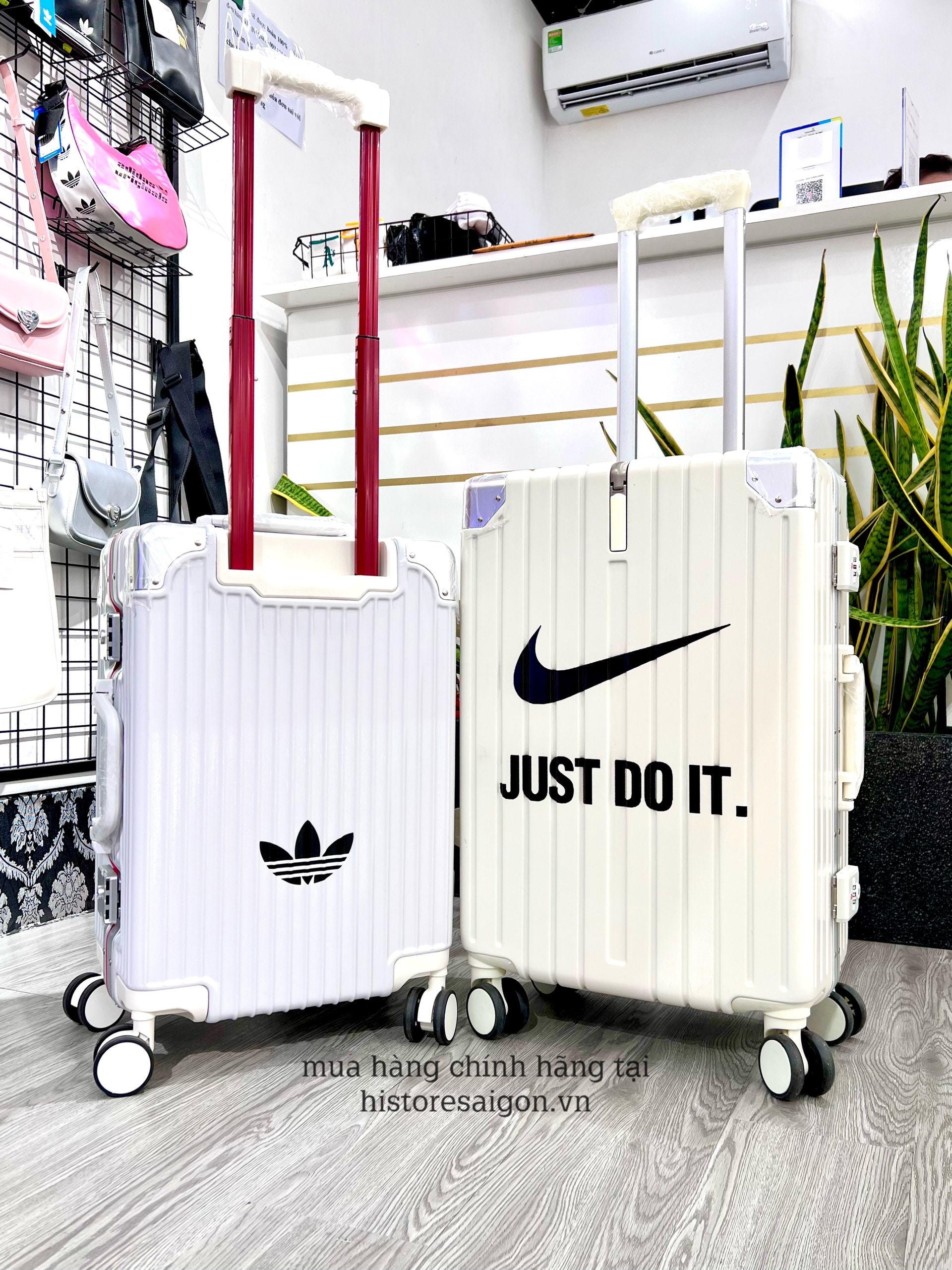 745 -  Vali Nike Just Do It - Size Cabin 22 Xách Tay - Trắng Kem [HÀNG CHÍNH HÃNG]
