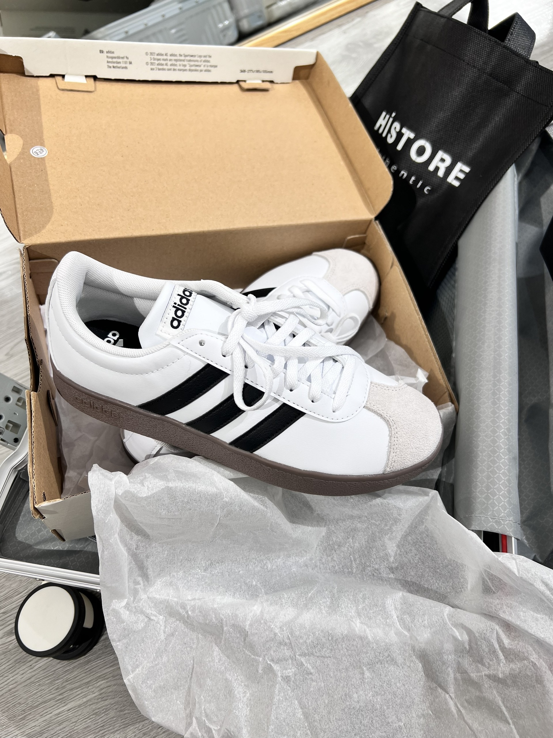 772 -  Giày Adidas VL Court Base White/ Gum Code - ID3711 [HÀNG CHÍNH HÃNG]