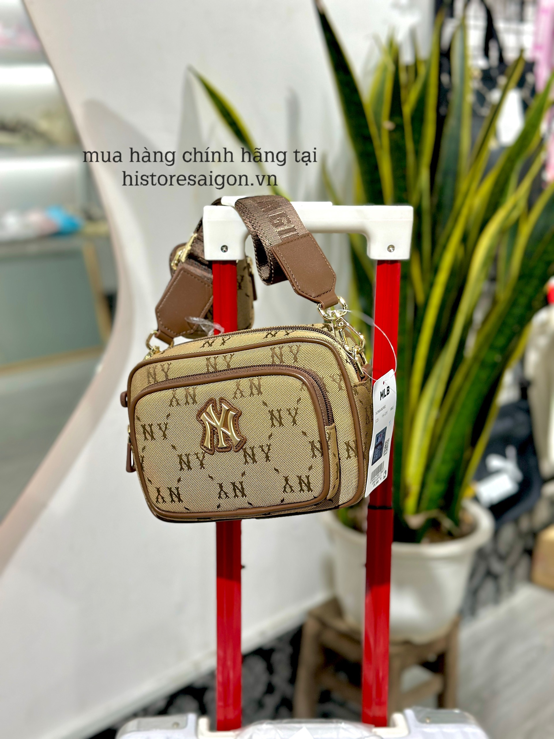 942 -  Túi MLB Monogram Jacquard New York Yankees - Beige - Code 7ACRMDA4 50BGS [HÀNG CHÍNH HÃNG]
