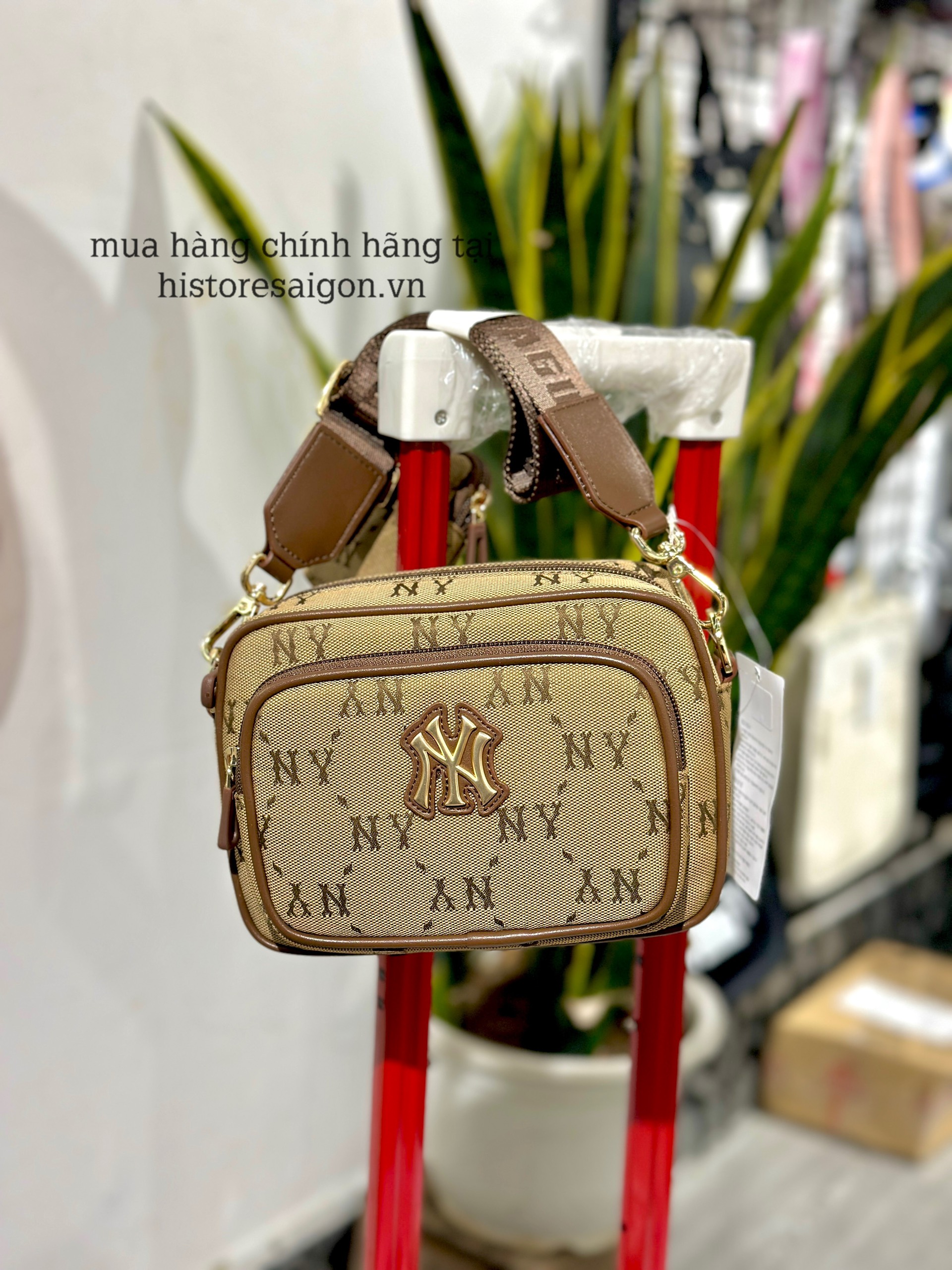 942 -  Túi MLB Monogram Jacquard New York Yankees - Beige - Code 7ACRMDA4 50BGS [HÀNG CHÍNH HÃNG]