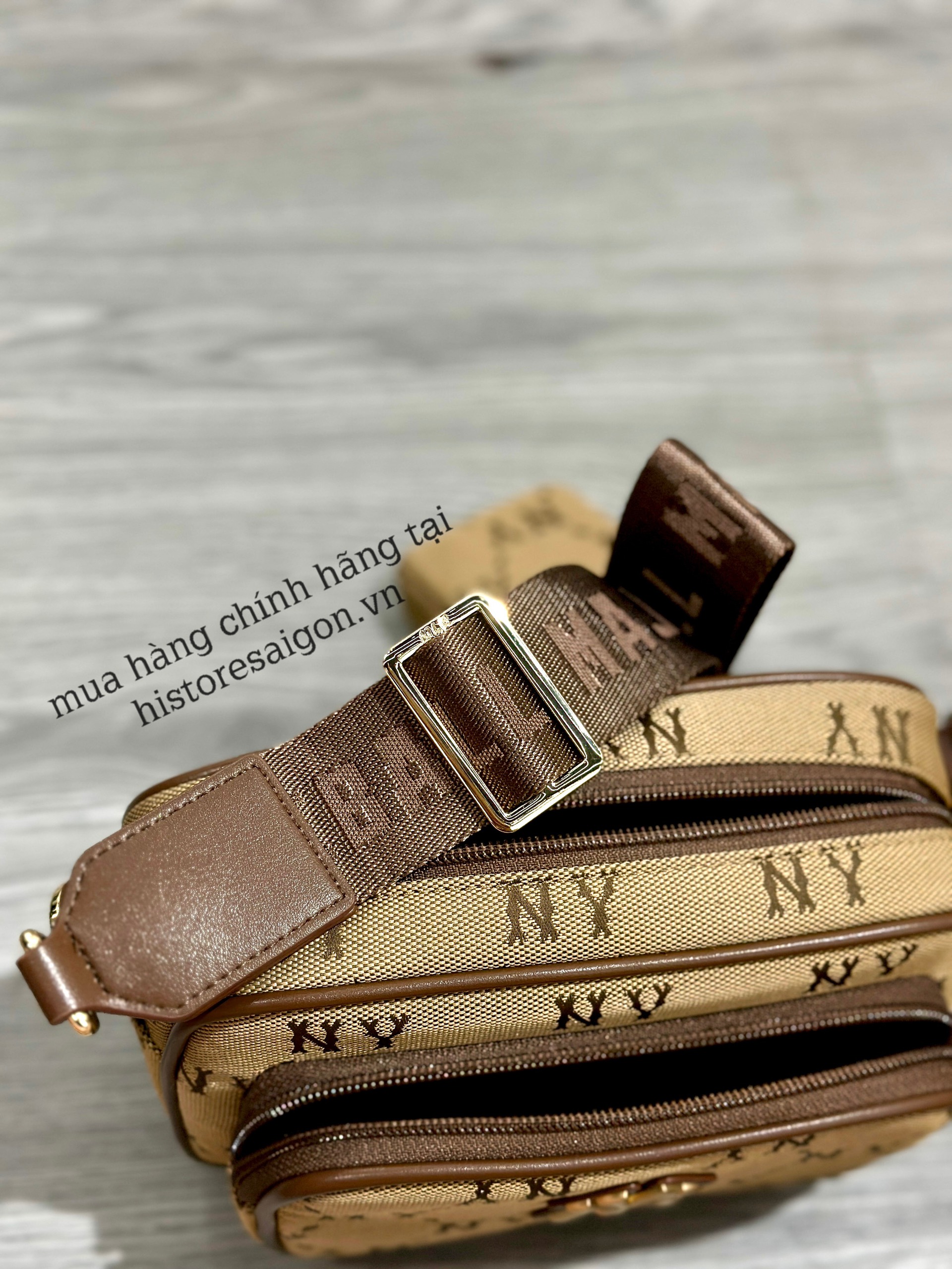 942 -  Túi MLB Monogram Jacquard New York Yankees - Beige - Code 7ACRMDA4 50BGS [HÀNG CHÍNH HÃNG]