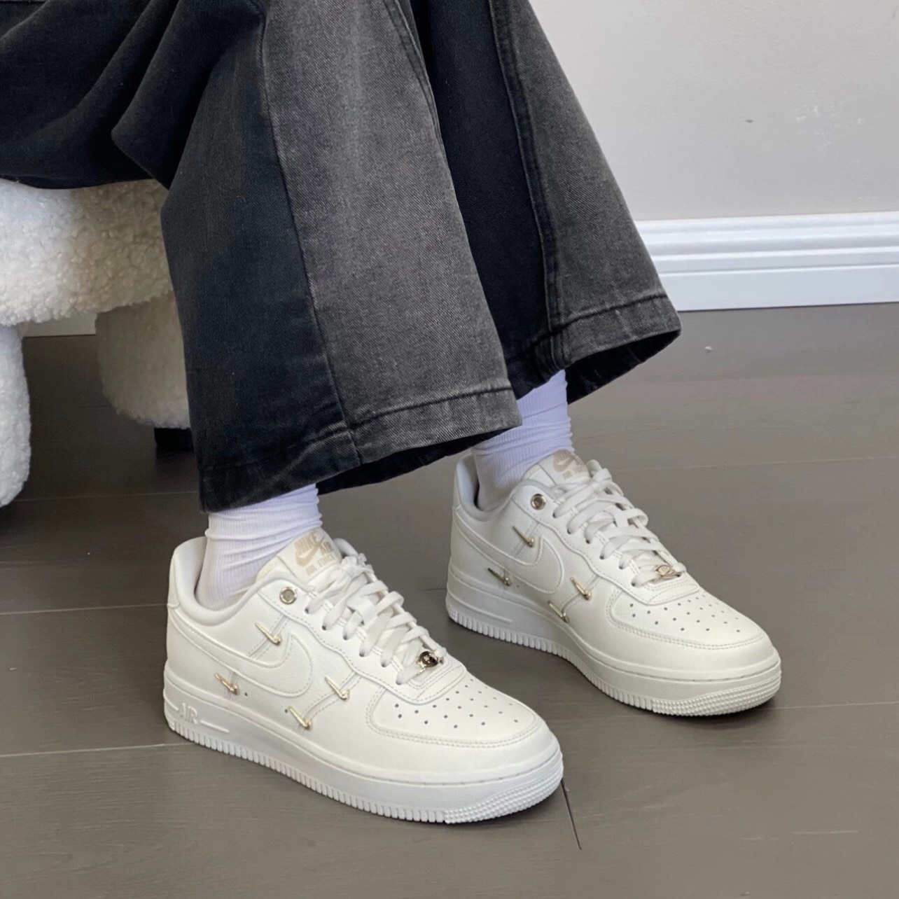 1030 -  Giày Nike Air Force 1 Low White Mini Gold Swooshes FV3654 111 [HÀNG CHÍNH HÃNG]