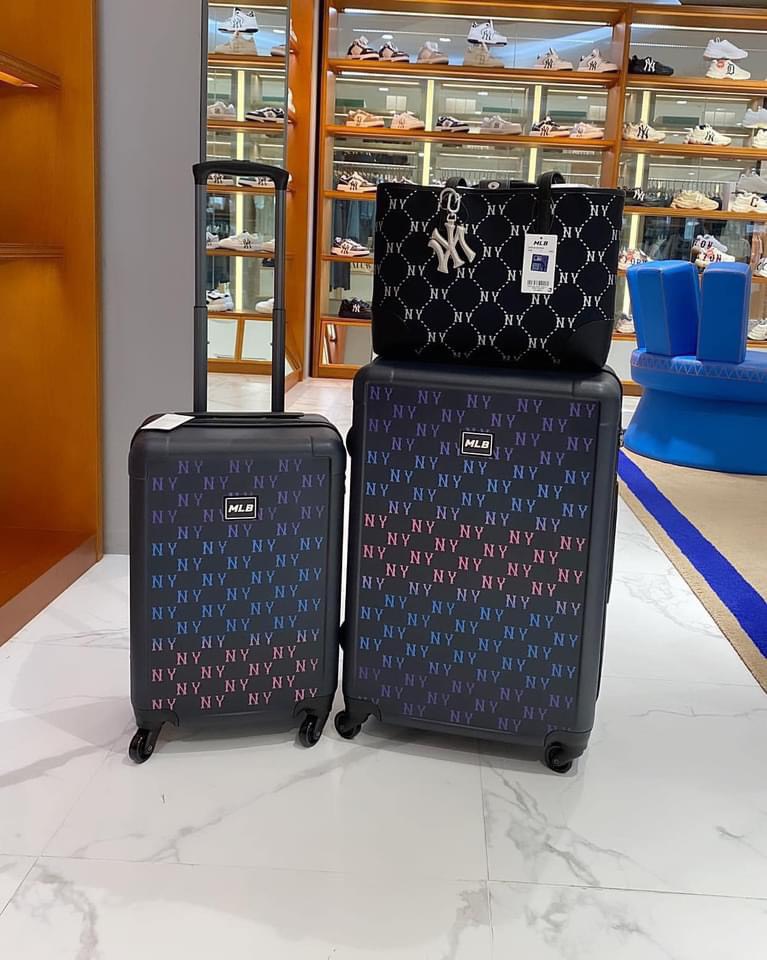 1010 -  Vali MLB NY Classic Monogram Monative - Size 22 Xách Tay - Đen - 3AHH0014N 50BKS [HÀNG CHÍNH HÃNG]