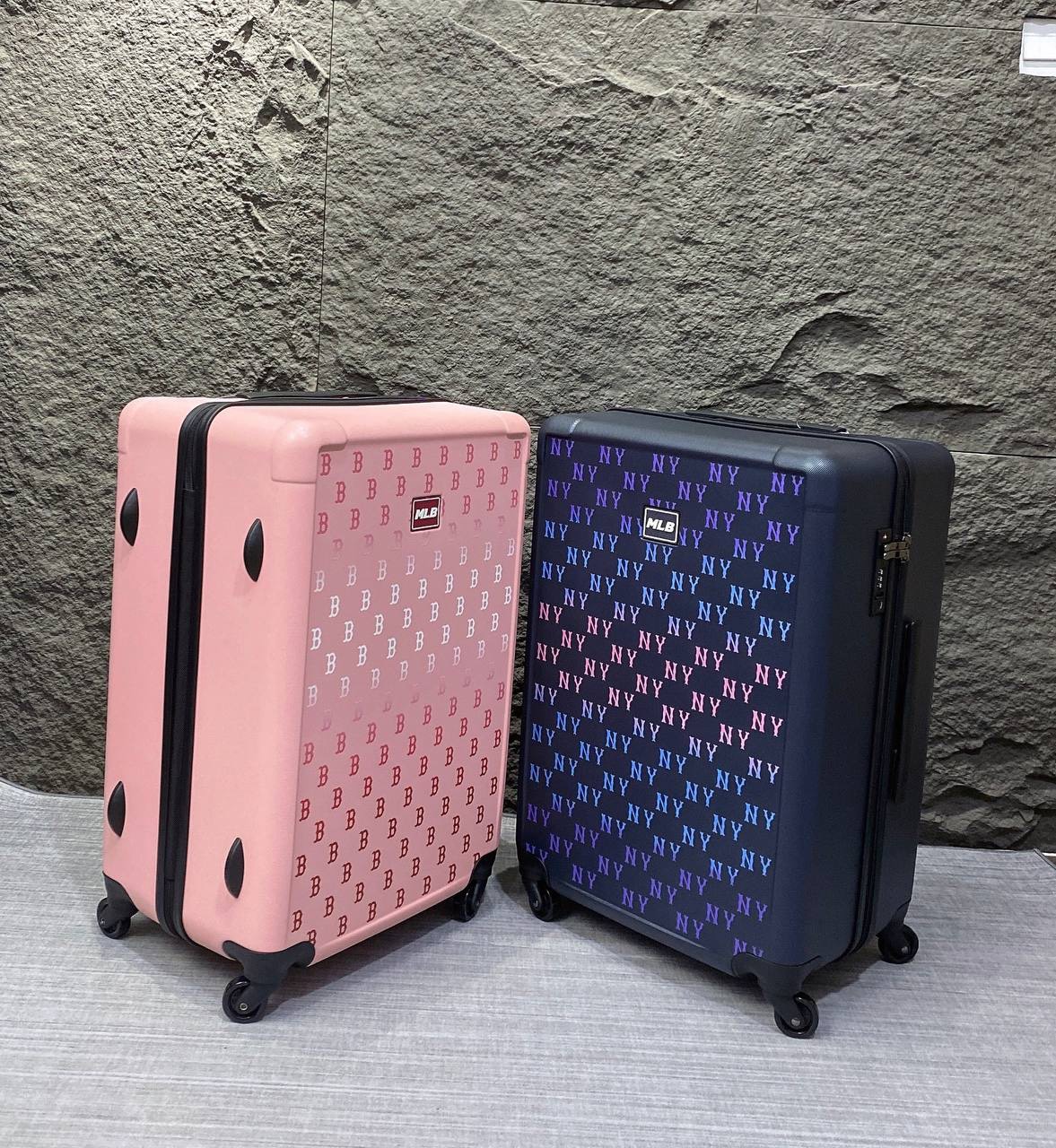 1009 -  Vali MLB Big B Classic Monogram Monative - Size Cabin 22 Xách Tay - Hồng Pink - Code 3AHH0014N 43PKM [HÀNG CHÍNH HÃNG]