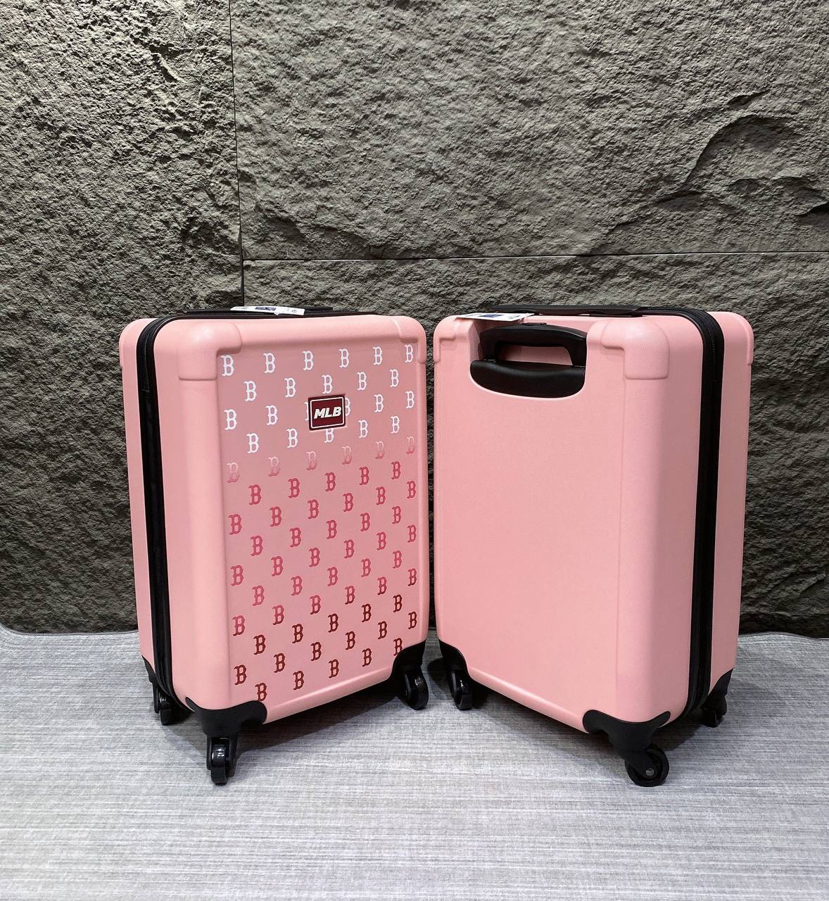 1009 -  Vali MLB Big B Classic Monogram Monative - Size Cabin 22 Xách Tay - Hồng Pink - Code 3AHH0014N 43PKM [HÀNG CHÍNH HÃNG]