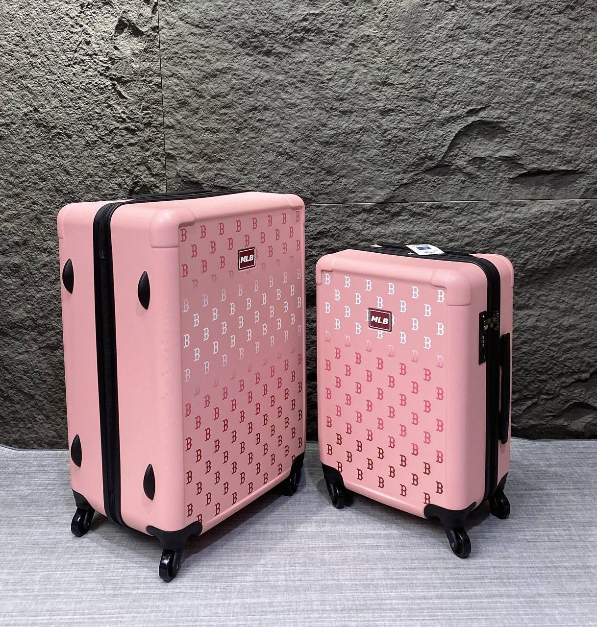 1009 -  Vali MLB Big B Classic Monogram Monative - Size Cabin 22 Xách Tay - Hồng Pink - Code 3AHH0014N 43PKM [HÀNG CHÍNH HÃNG]