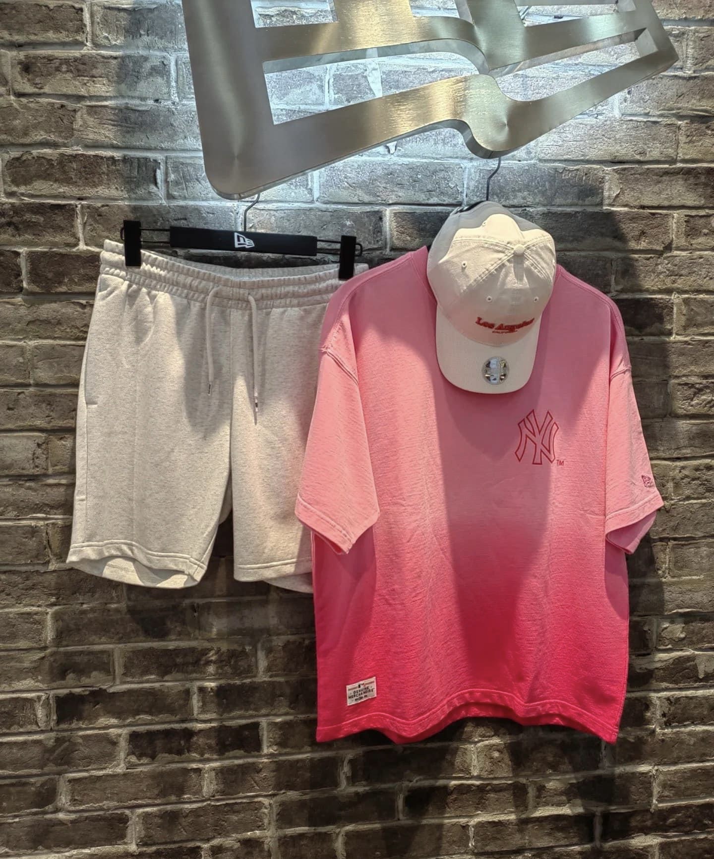 1046 -  Áo New Era NY Gradient Graphic Design New York Hồng Phai [HÀNG CHÍNH HÃNG]