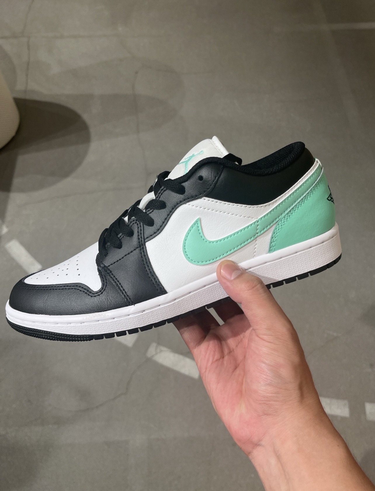 1059 -  Giày Nike Air Jordan 1 Low Green Glow 553560 131 [HÀNG CHÍNH HÃNG]