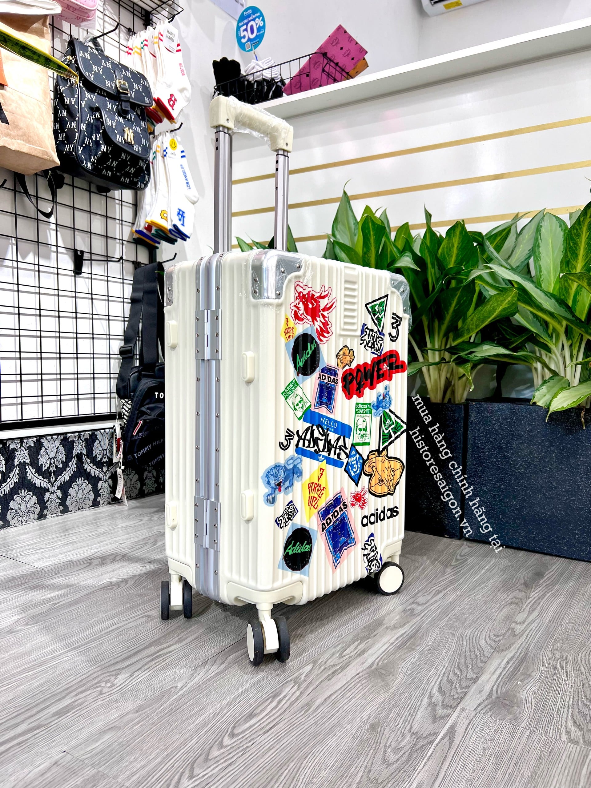 646 -  Vali Adidas Sticker Power - Size Cabin 22 Xách Tay - Trắng Kem [HÀNG CHÍNH HÃNG]