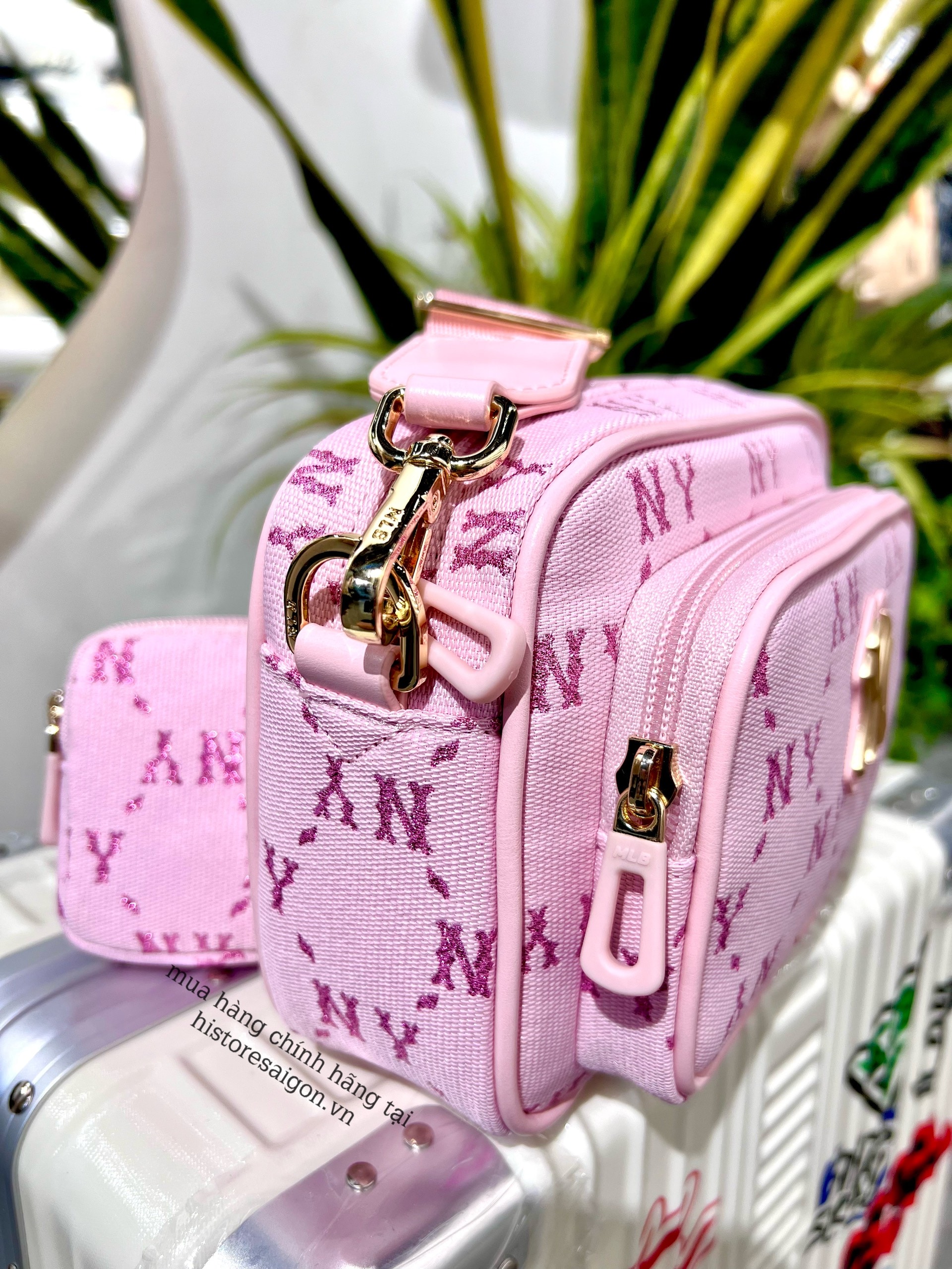 941 -  Túi MLB Monogram Jacquard New York Yankees - Hồng Pink - Code 7ACRMDA4 50PKL [HÀNG CHÍNH HÃNG]