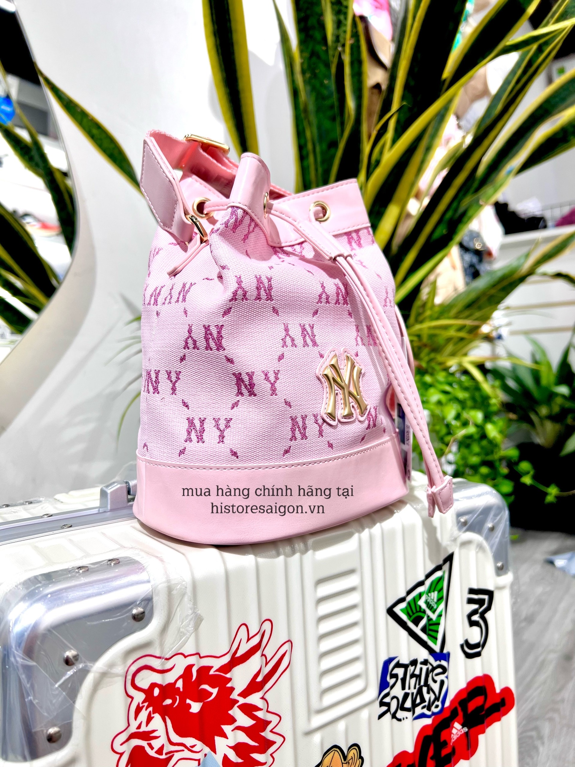 938 -  Túi MLB Monogram Bucket Bag New York Yankees - Hồng Pink- Code 7ACRMDE4-50PKL [HÀNG CHÍNH HÃNG]