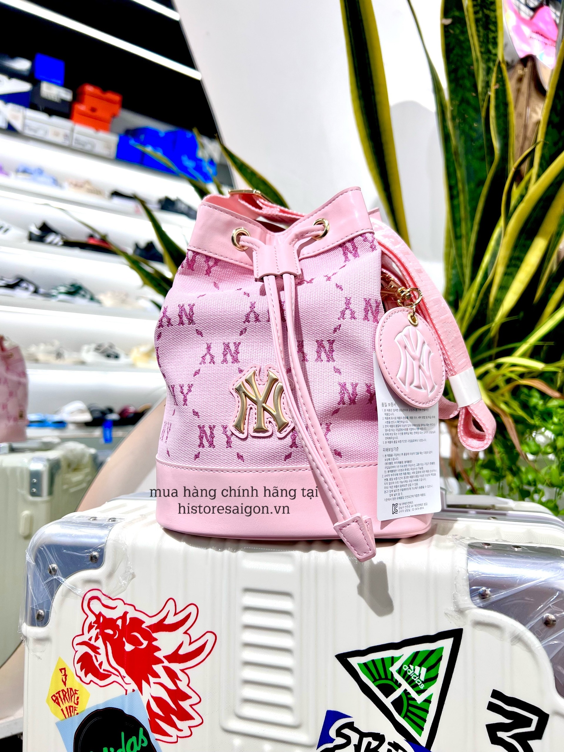 938 -  Túi MLB Monogram Bucket Bag New York Yankees - Hồng Pink- Code 7ACRMDE4-50PKL [HÀNG CHÍNH HÃNG]