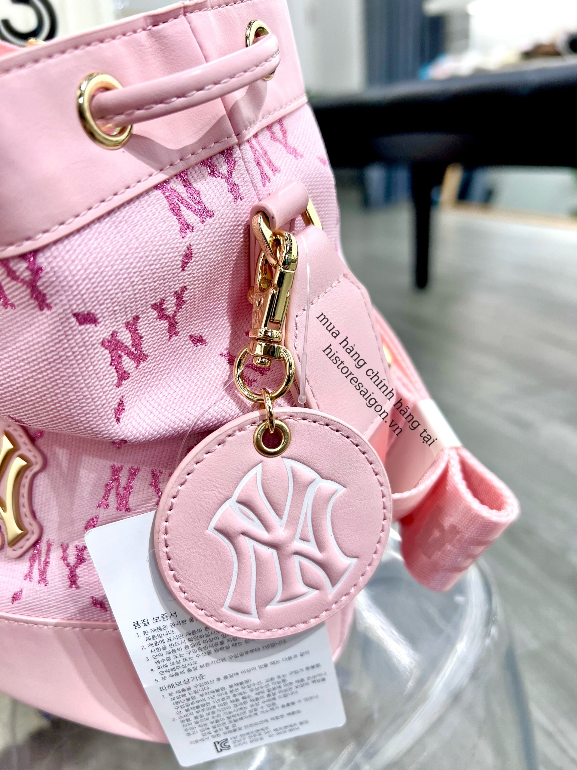 938 -  Túi MLB Monogram Bucket Bag New York Yankees - Hồng Pink- Code 7ACRMDE4-50PKL [HÀNG CHÍNH HÃNG]