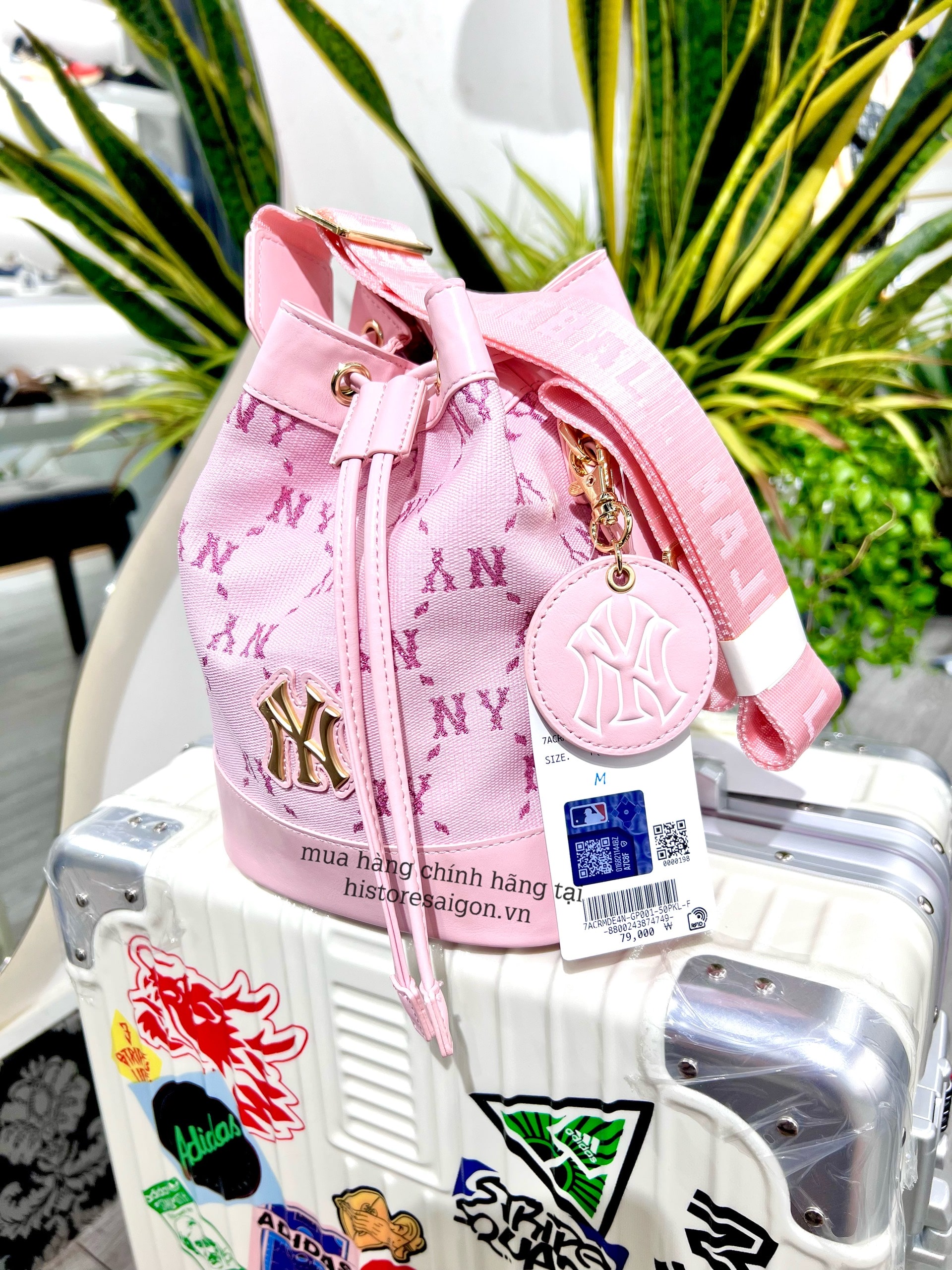 938 -  Túi MLB Monogram Bucket Bag New York Yankees - Hồng Pink- Code 7ACRMDE4-50PKL [HÀNG CHÍNH HÃNG]
