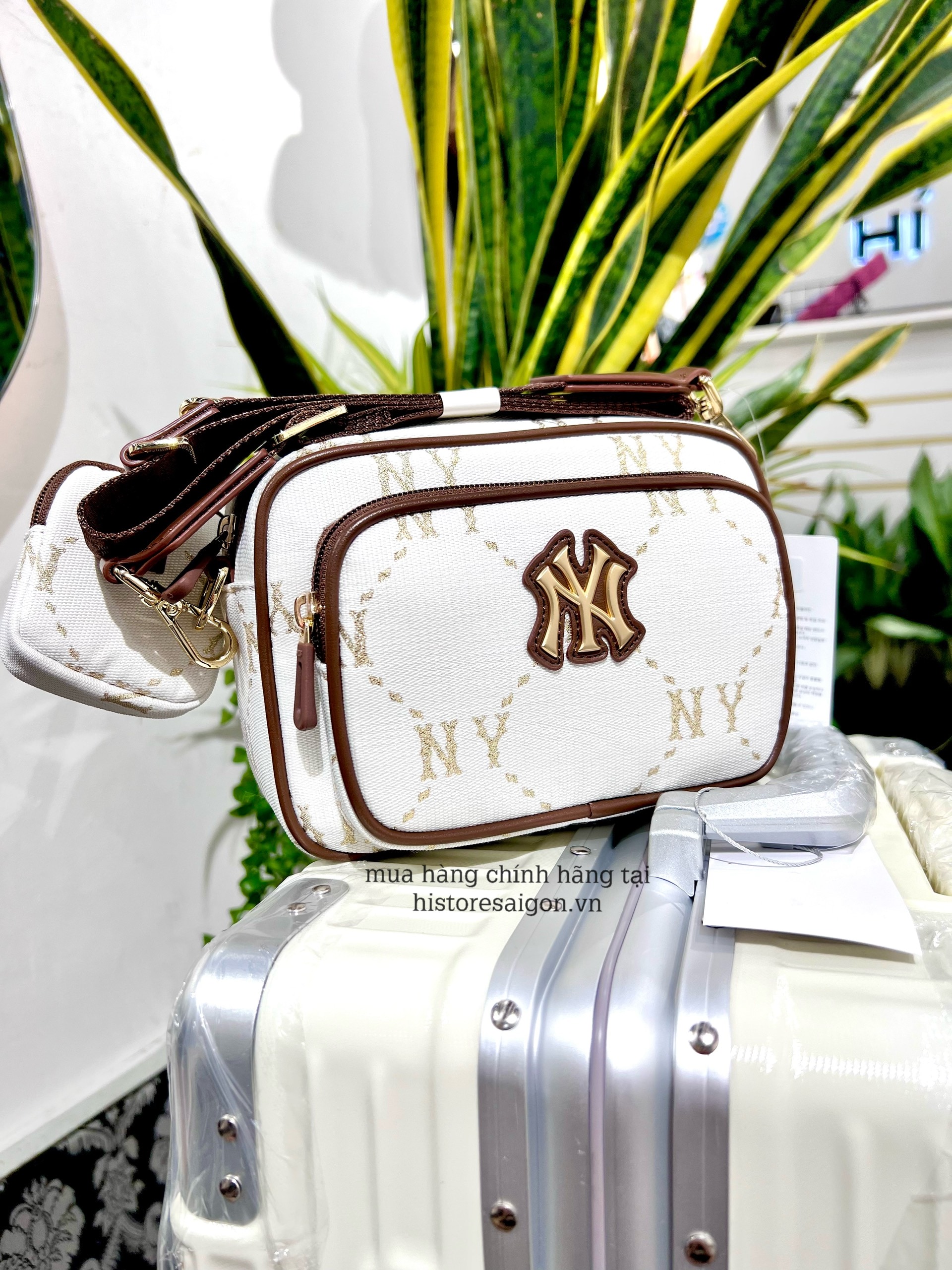 940 -  Túi MLB Monogram Jacquard New York Yankees - White - Code 7ACRMDA4 50BGM [HÀNG CHÍNH HÃNG]