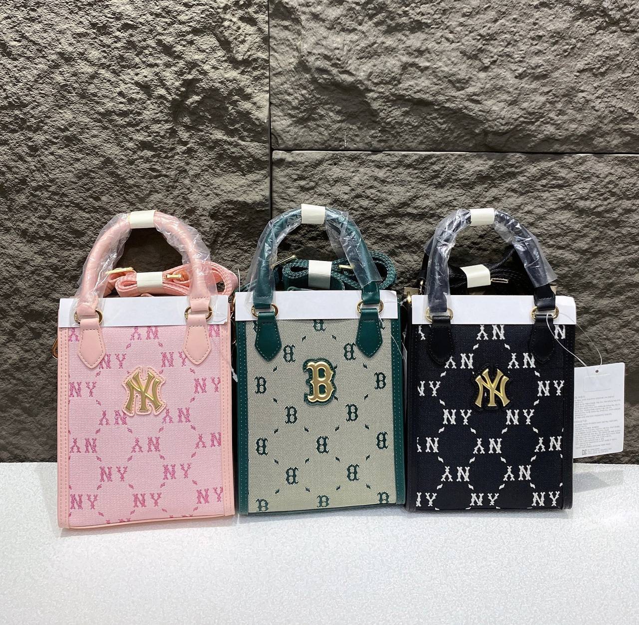 1017 -  Túi MLB NY Dia Monogram Phonebag Dọc - Hồng Pink - Code 7ACRMDB4N 50PKL [HÀNG CHÍNH HÃNG]