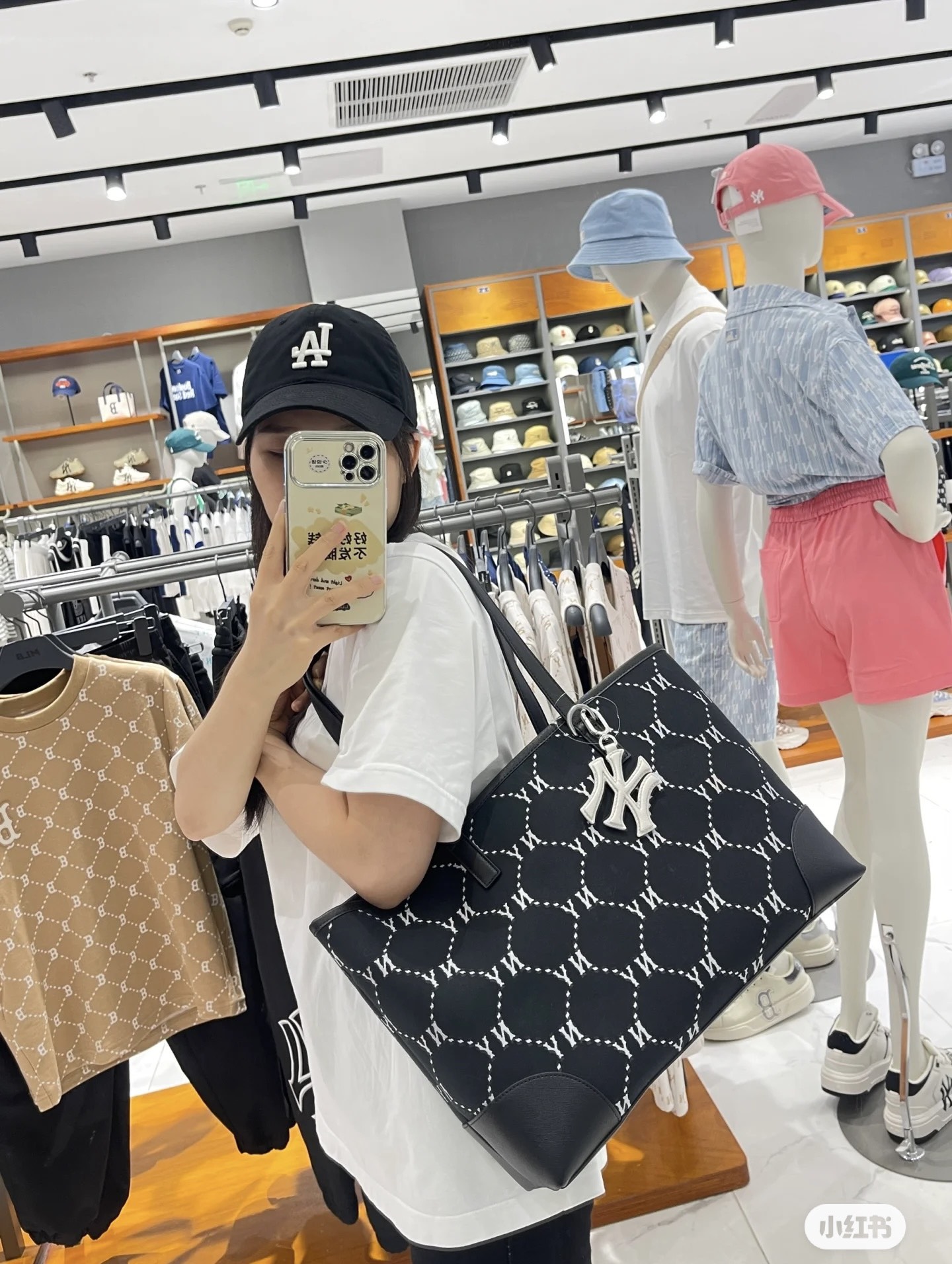 1102 -  Túi MLB Tote Diamond Monogram Jacquard New York Yankees ''Black'' - Code 3AORL014N 50BKS [HÀNG CHÍNH HÃNG]