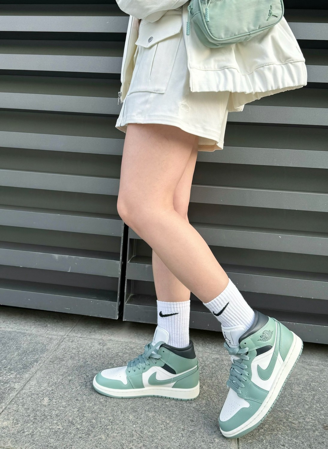 1108 -  Giày Nike Air Jordan 1 Mid Jade Smoke BQ6472 130  [HÀNG CHÍNH HÃNG]