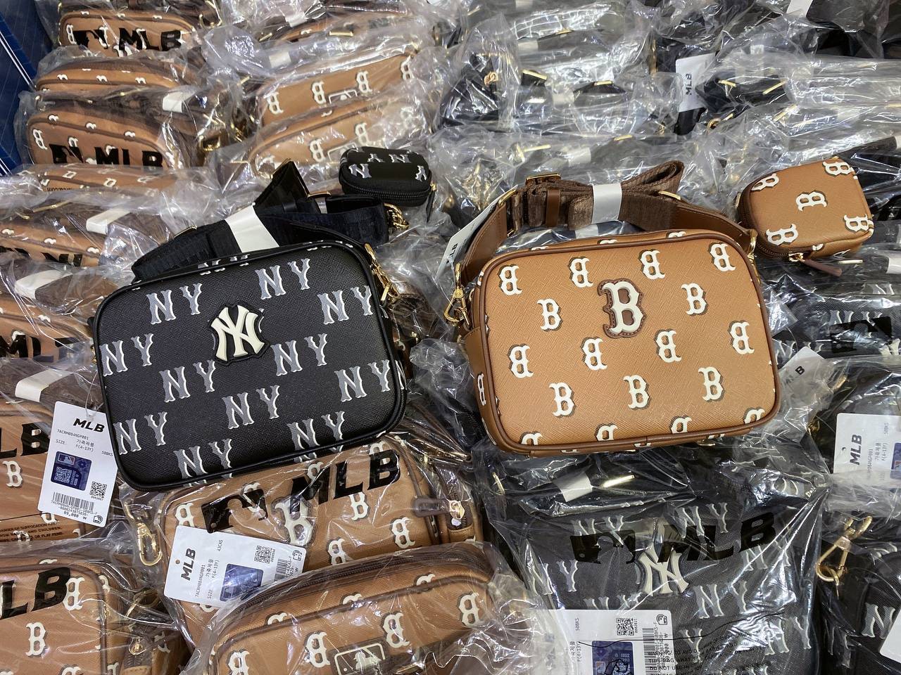 1014 -  Túi MLB NY Monogram Dia New York Black - Túi Đeo Chéo - Đen - Code 7ACRM084N 50BKS [HÀNG CHÍNH HÃNG]
