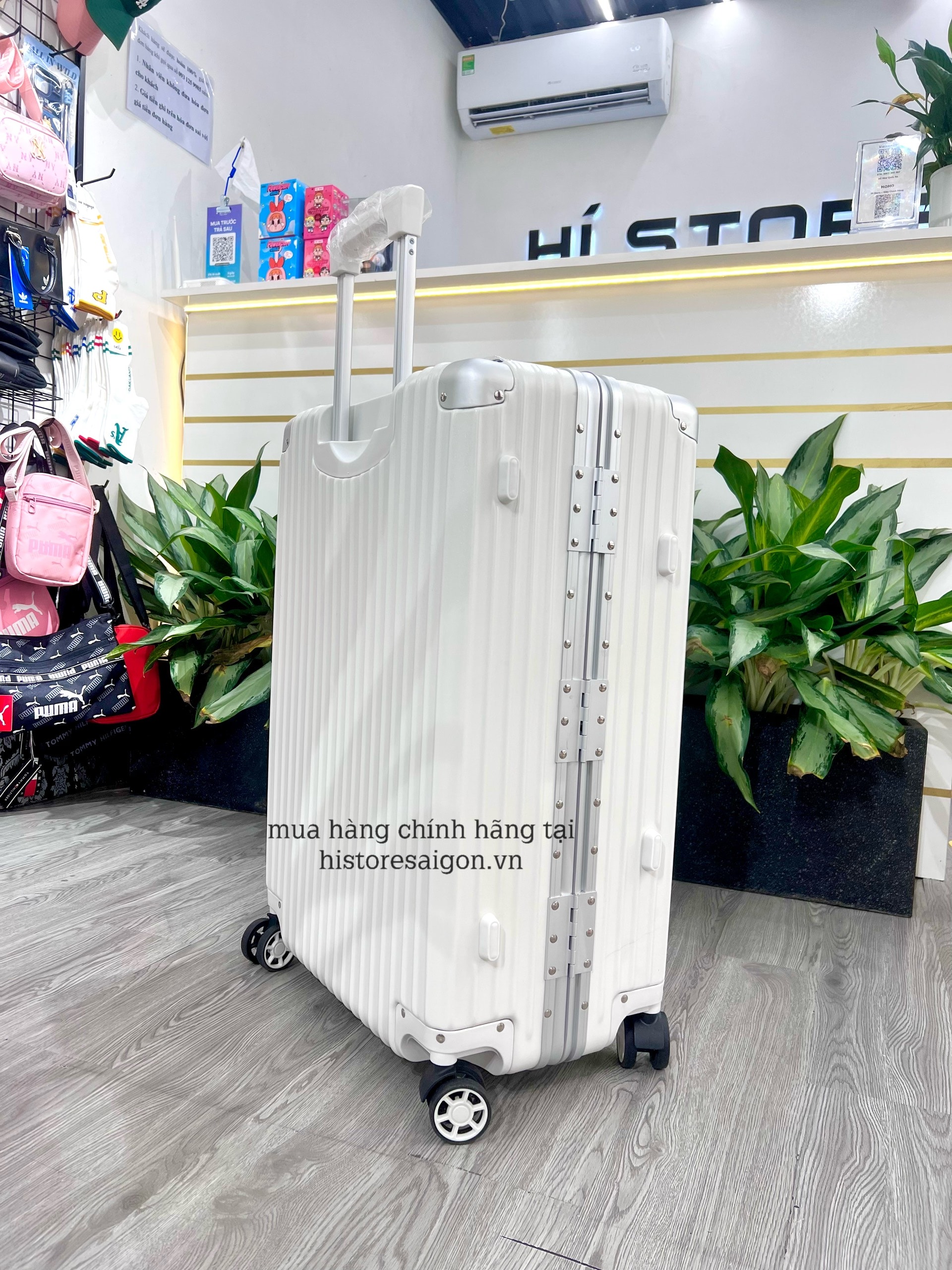 750 -  Vali Nike Sneakers Silhouette - Size Ký Gửi 26 - Trắng Kem [HÀNG CHÍNH HÃNG]
