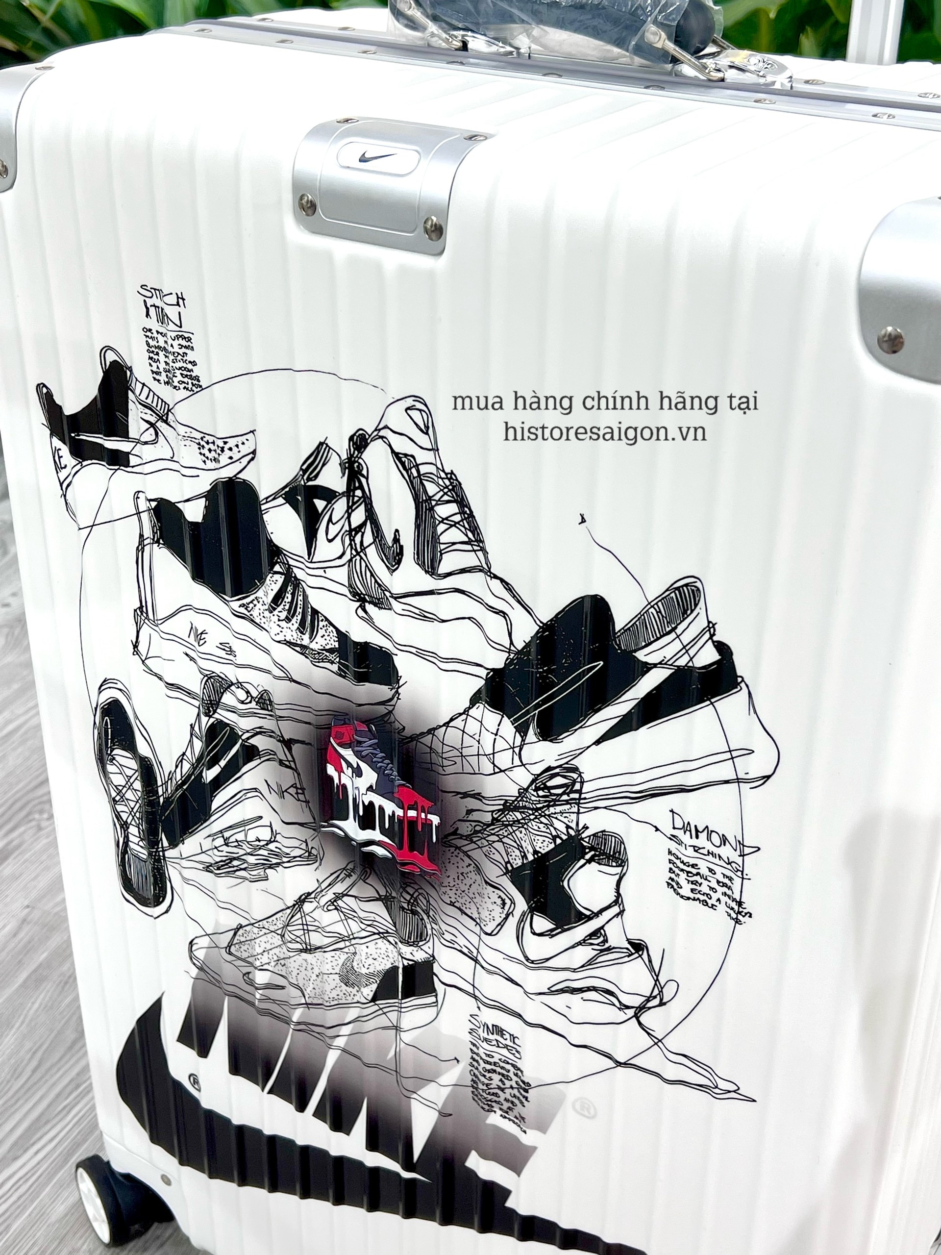750 -  Vali Nike Sneakers Silhouette - Size Ký Gửi 26 - Trắng Kem [HÀNG CHÍNH HÃNG]