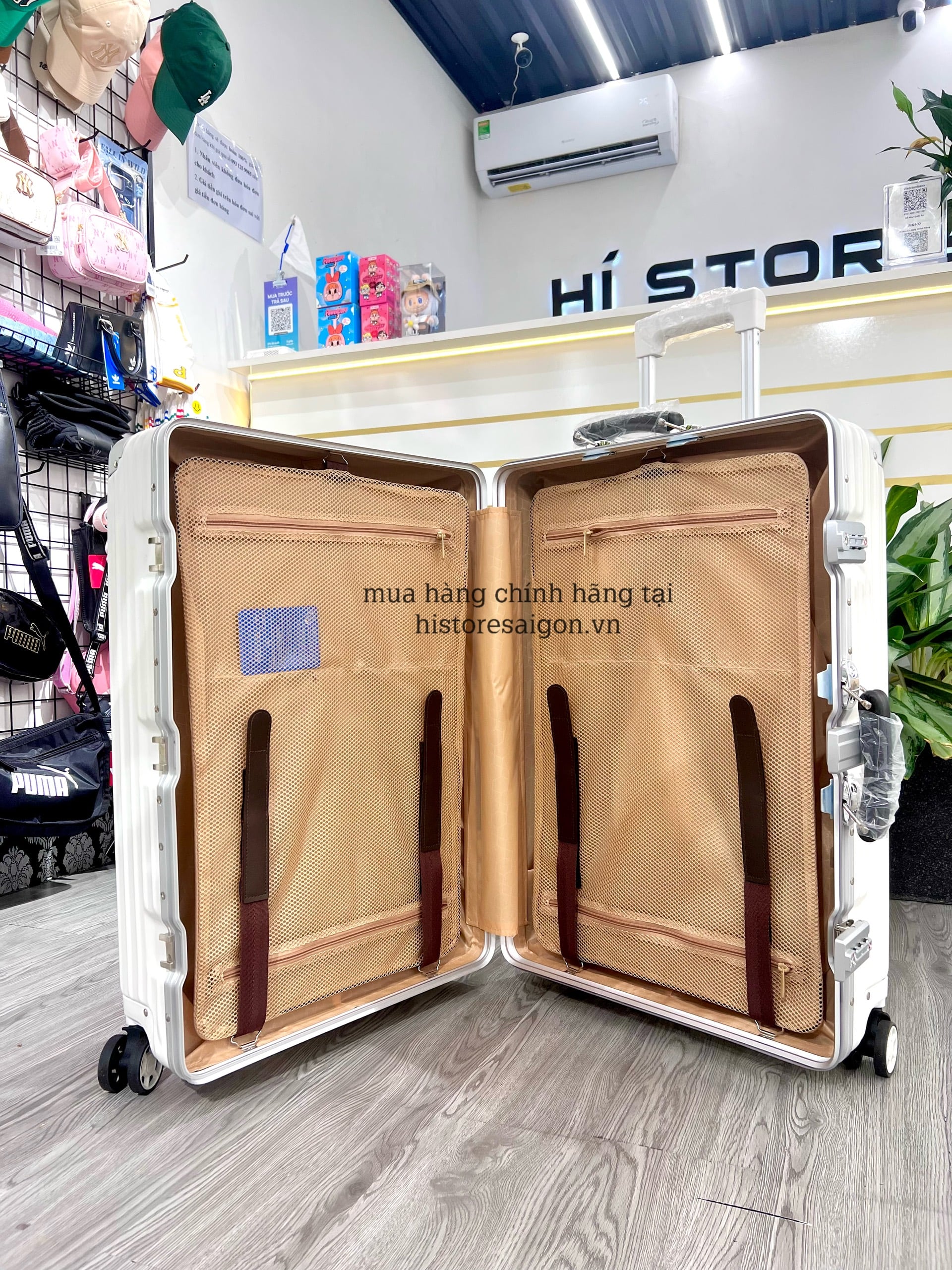 750 -  Vali Nike Sneakers Silhouette - Size Ký Gửi 26 - Trắng Kem [HÀNG CHÍNH HÃNG]