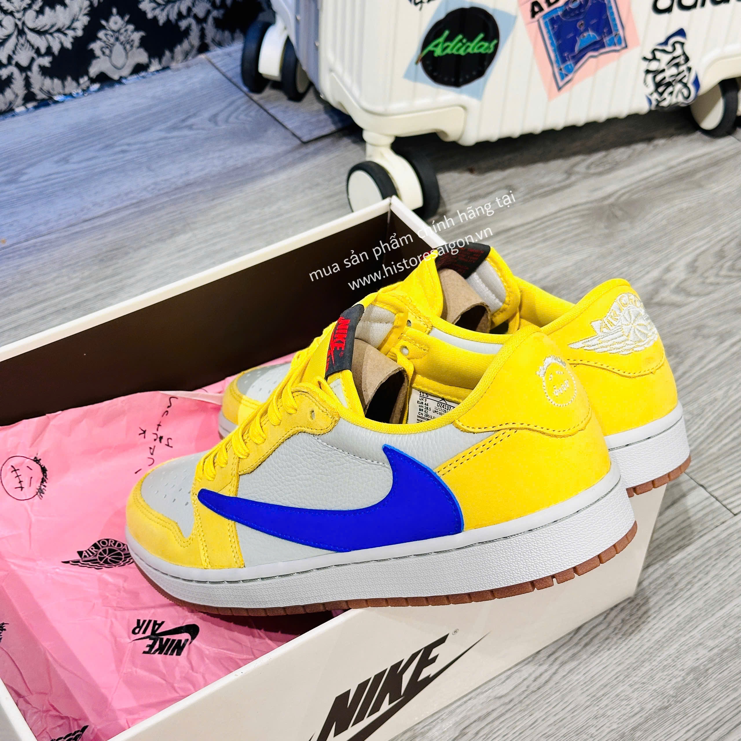 1223 -  Giày Nike Air Jordan 1 Retro x Travis Scott ‘Canary’ DZ4137-700 HÀNG CHÍNH HÃNG