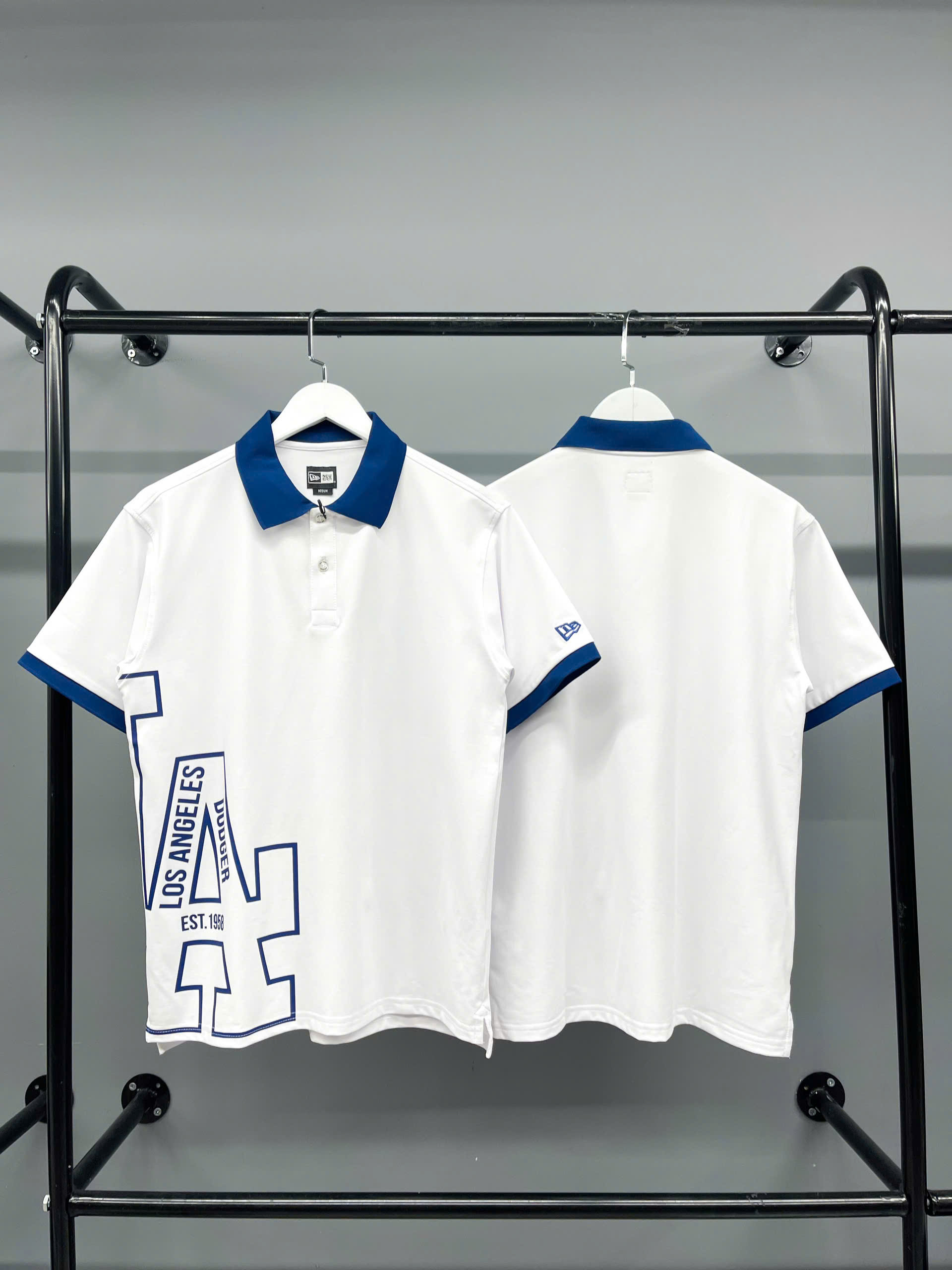 1264 - Áo Polo New Era LA Big Logo Los Angeles Doggers Trắng Sọc Xanh [HÀNG CHÍNH HÃNG]