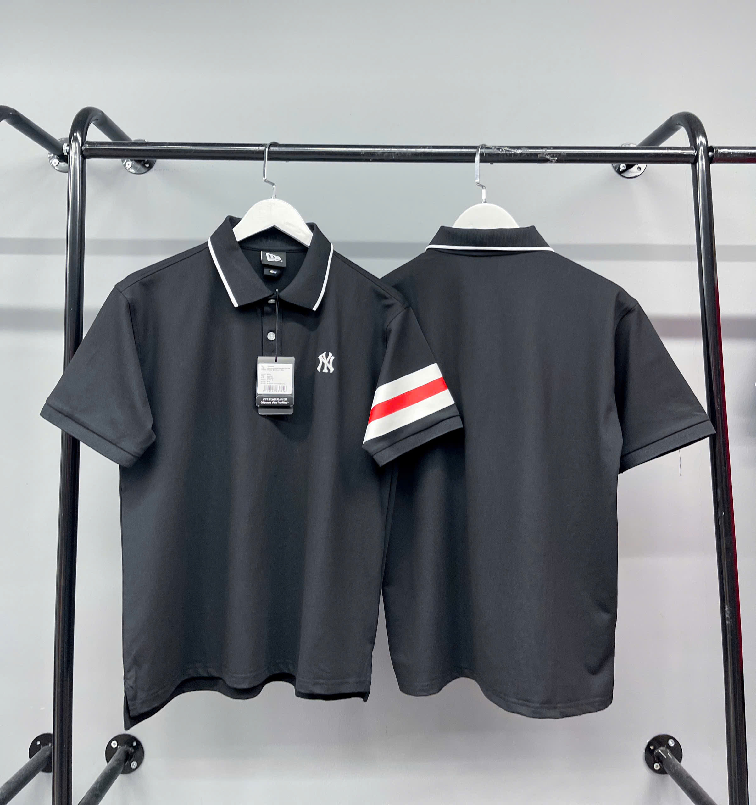 1303  - Áo Polo New Era - Đen - Tay Sọc Trắng - NY  [HÀNG CHÍNH HÃNG]