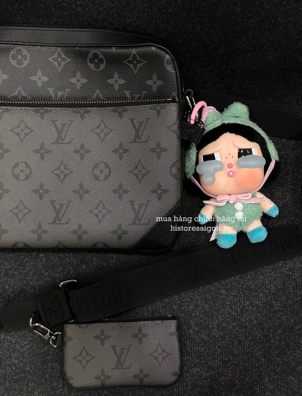 1370 - Crybaby Crying Again Ếch Xanh What A Frog - Mô Hình Gấu Bông Art Toy POP MART CRYBABY Crying Again Series-Vinyl Face Plush Code 12403190031 [HÀNG CHÍNH HÃNG]