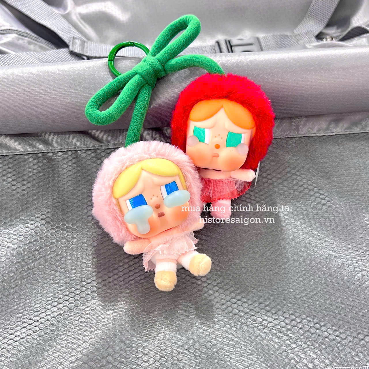 Crybaby Cherry 2 Bé Dễ Thương Treo Túi Nhỏ Xinh Crybaby Cherry 2 Bé Dễ Thương Treo Túi Nhỏ Xinh