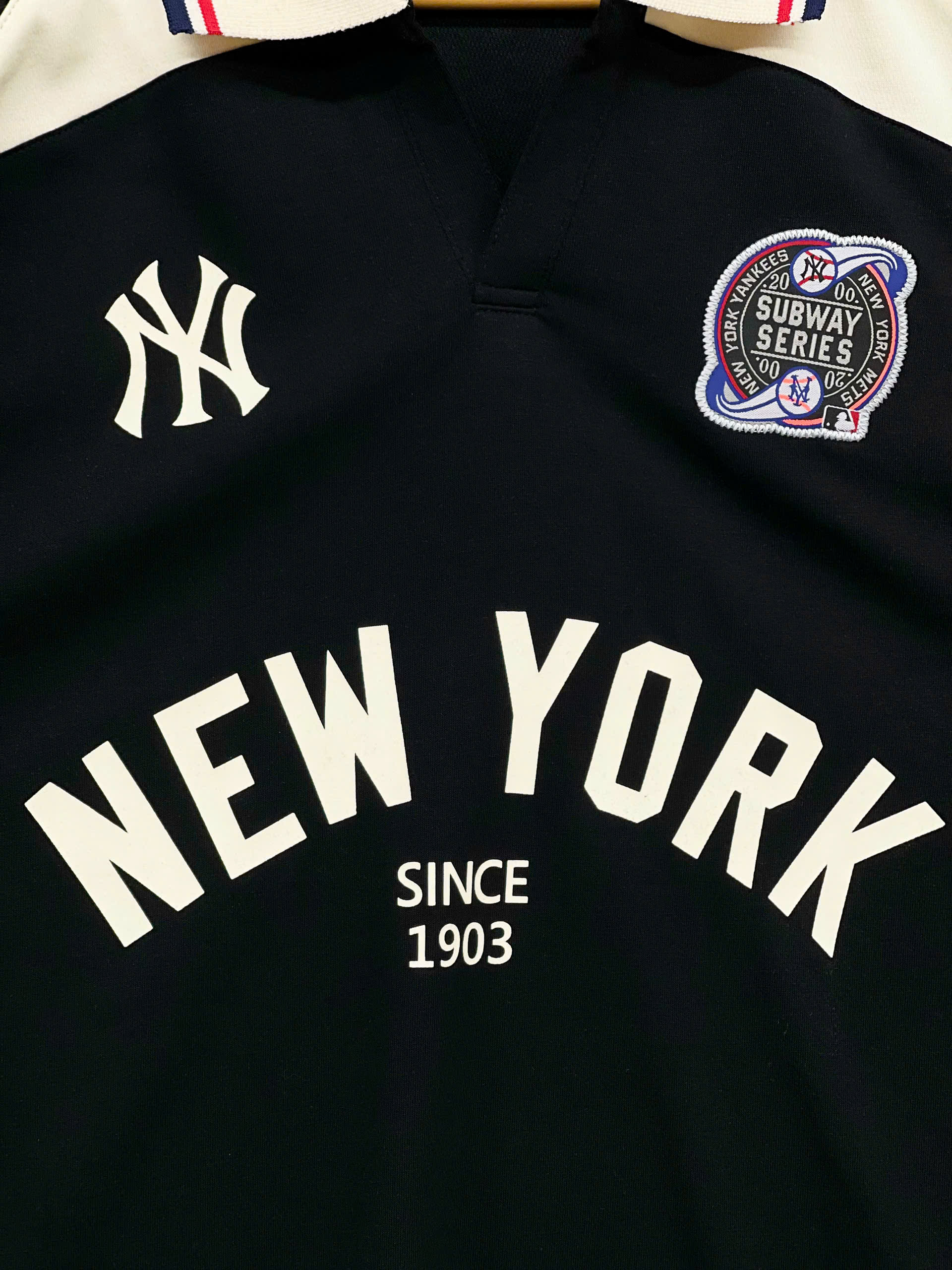 1468 - Áo Polo New Era NY Subway Series Cá Mập - Đen Cổ Trắng [HÀNG CHÍNH HÃNG]