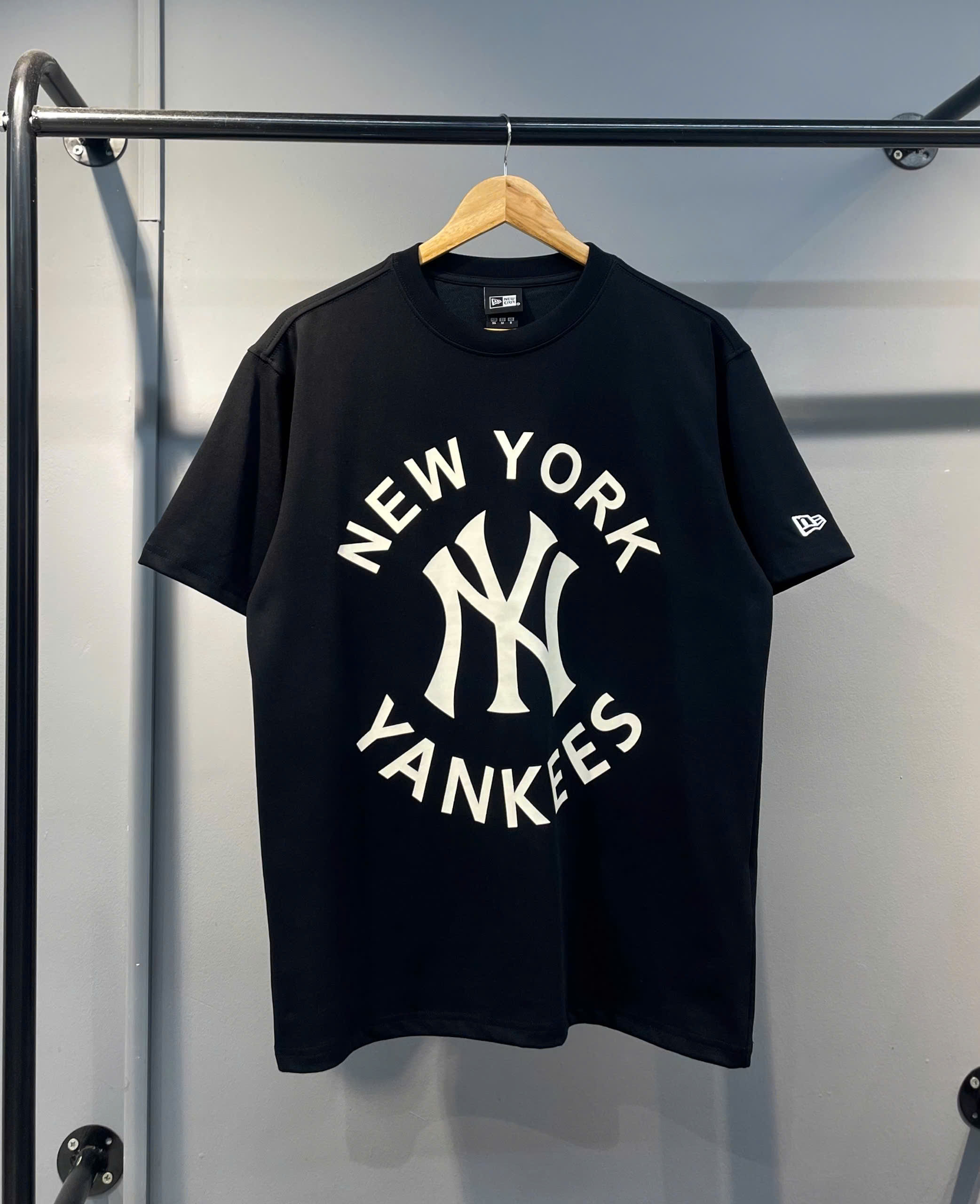 1542 - Áo New Era NY New York Yankees Cycle - Đen [HÀNG CHÍNH HÃNG]