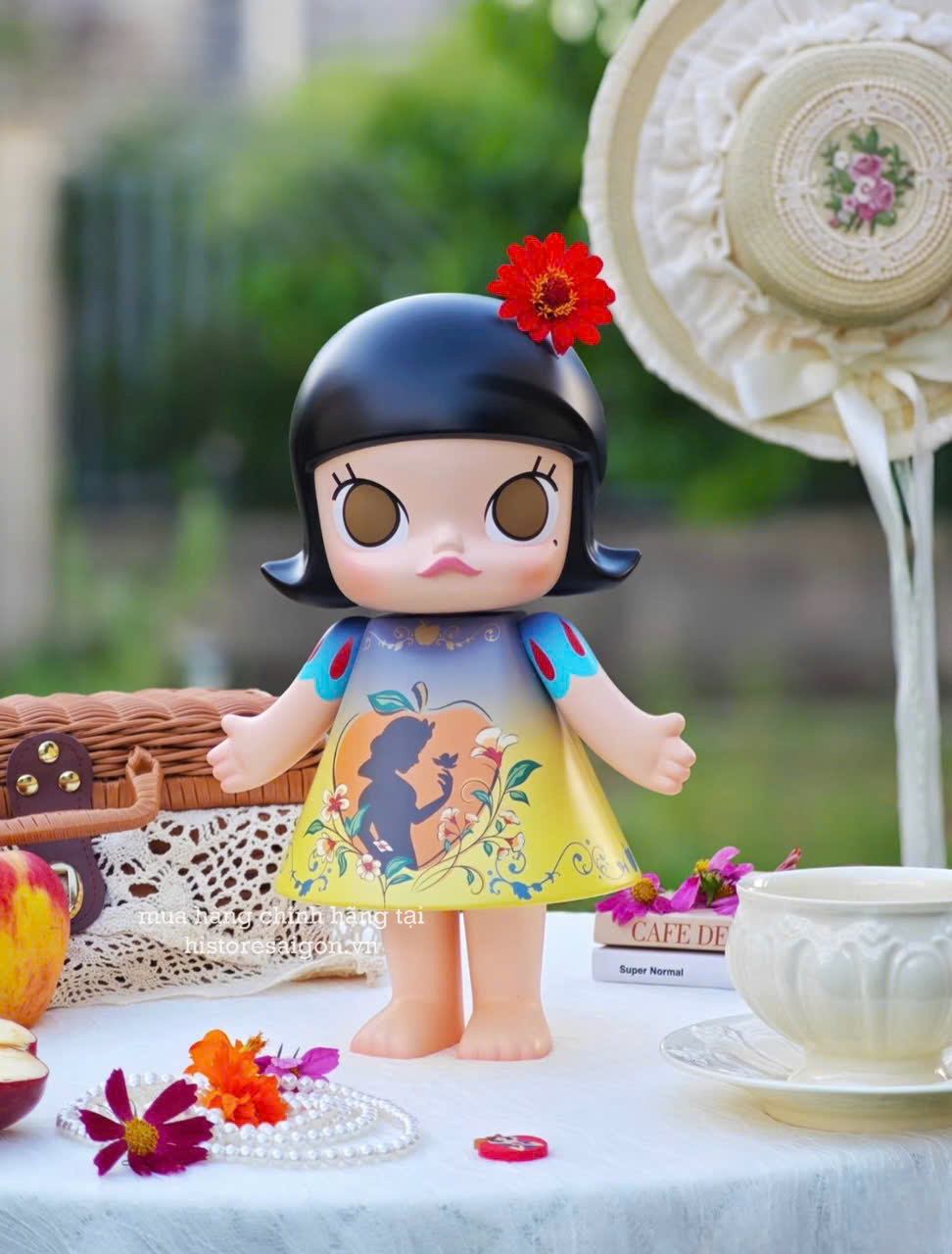 1588 - Molly Bạch Tuyết 400% - Molly Snow White 400% - POPMART MEGA ROYAL MOLLY 400% Snow White 6931571045265 [CHÍNH HÃNG]