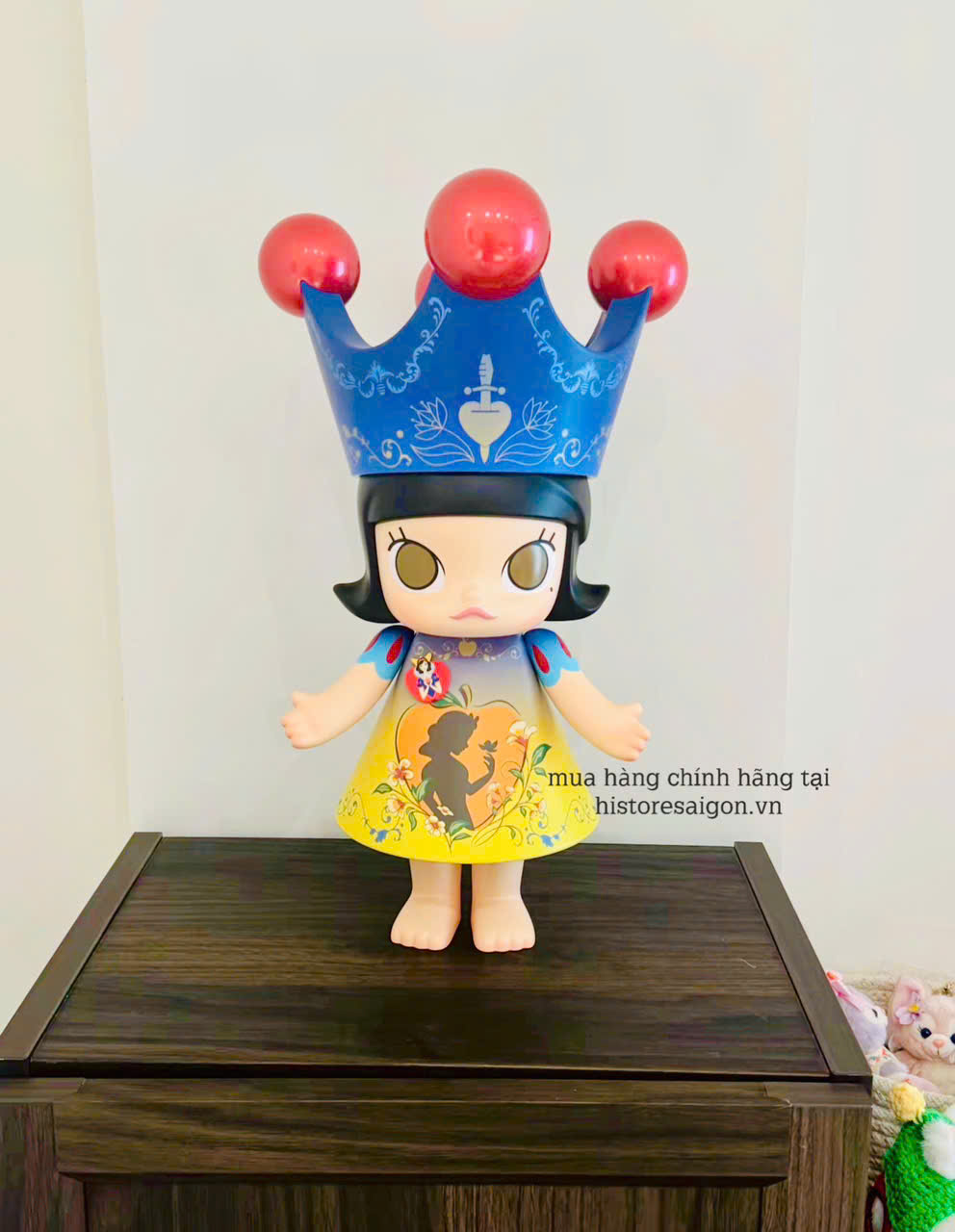 1588 - Molly Bạch Tuyết 400% - Molly Snow White 400% - POPMART MEGA ROYAL MOLLY 400% Snow White 6931571045265 [CHÍNH HÃNG]