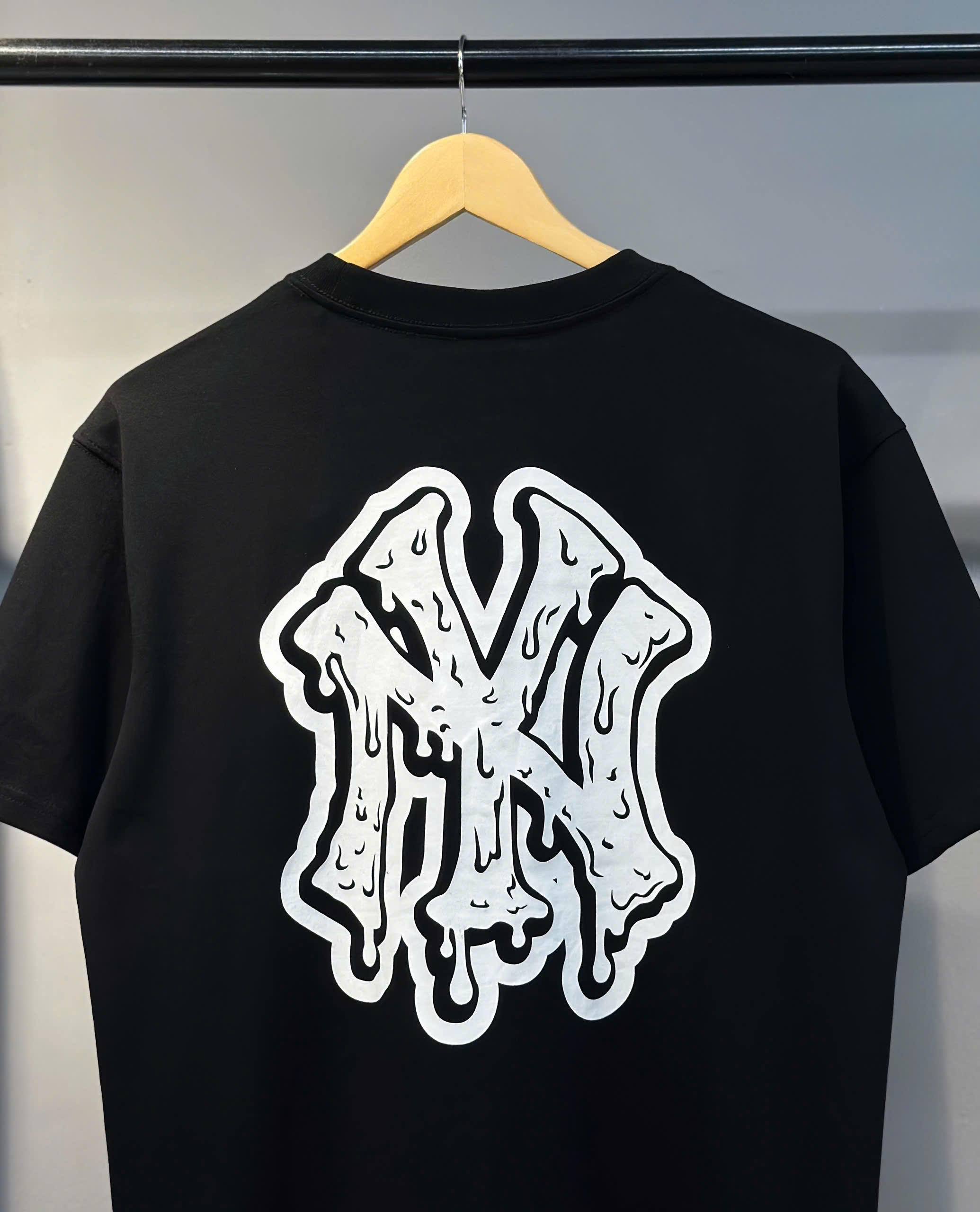 1597 - Áo New Era NY Big Logo Melt - Đen [HÀNG CHÍNH HÃNG]