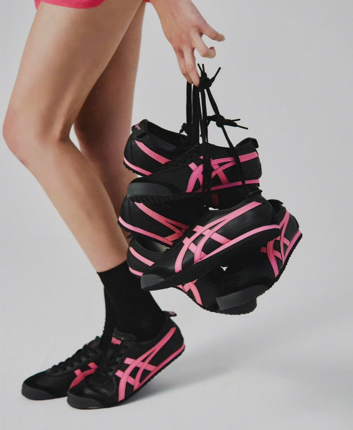 1602 - Giày Onitsuka Tiger Mexico 66 Black Dragon Fruit 1183C102-005 [HÀNG CHÍNH HÃNG]