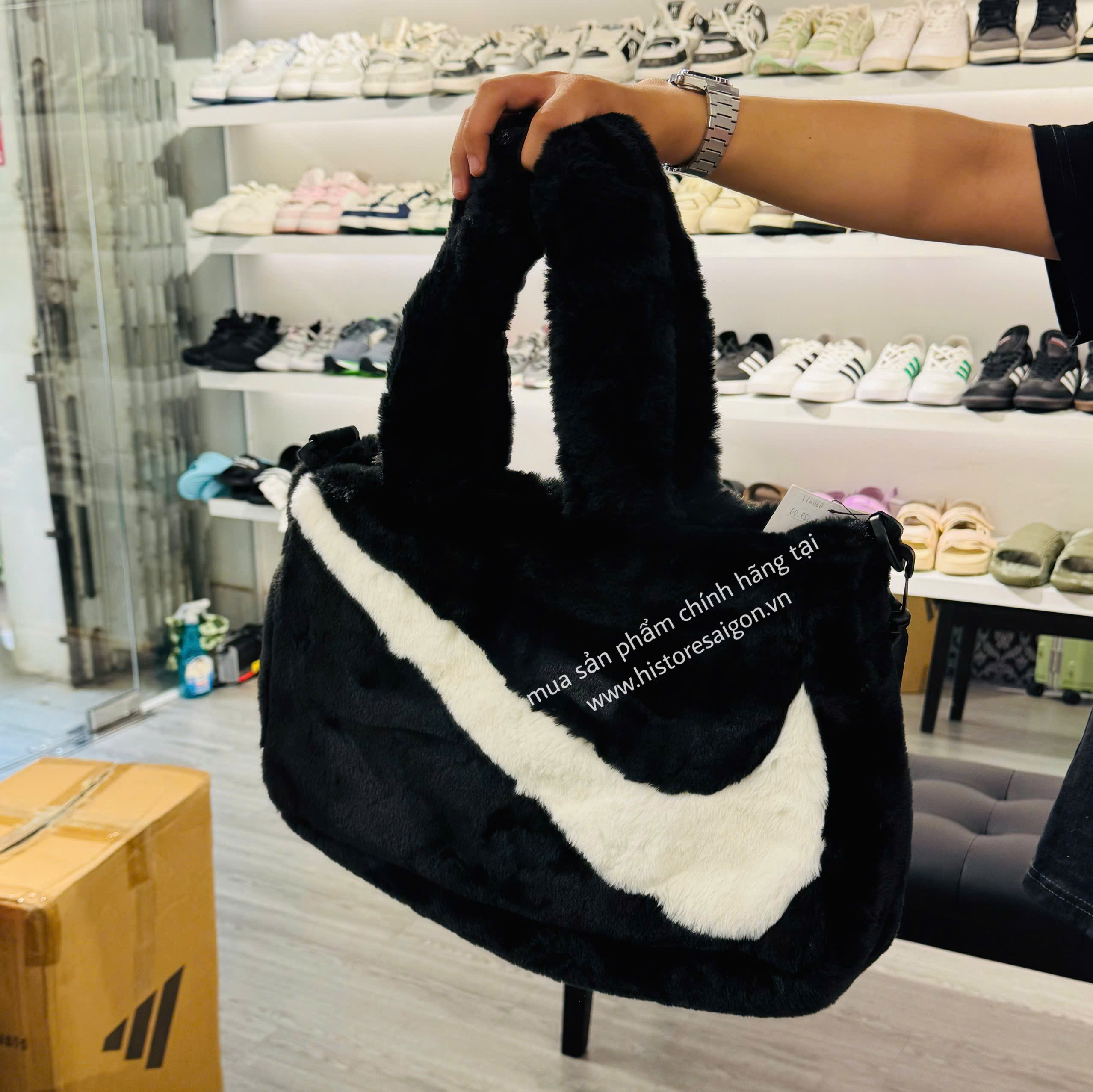1760 - Túi Nike Lông Faux Fur Tote Diffused DQ5804-010 [HÀNG CHÍNH HÃNG]