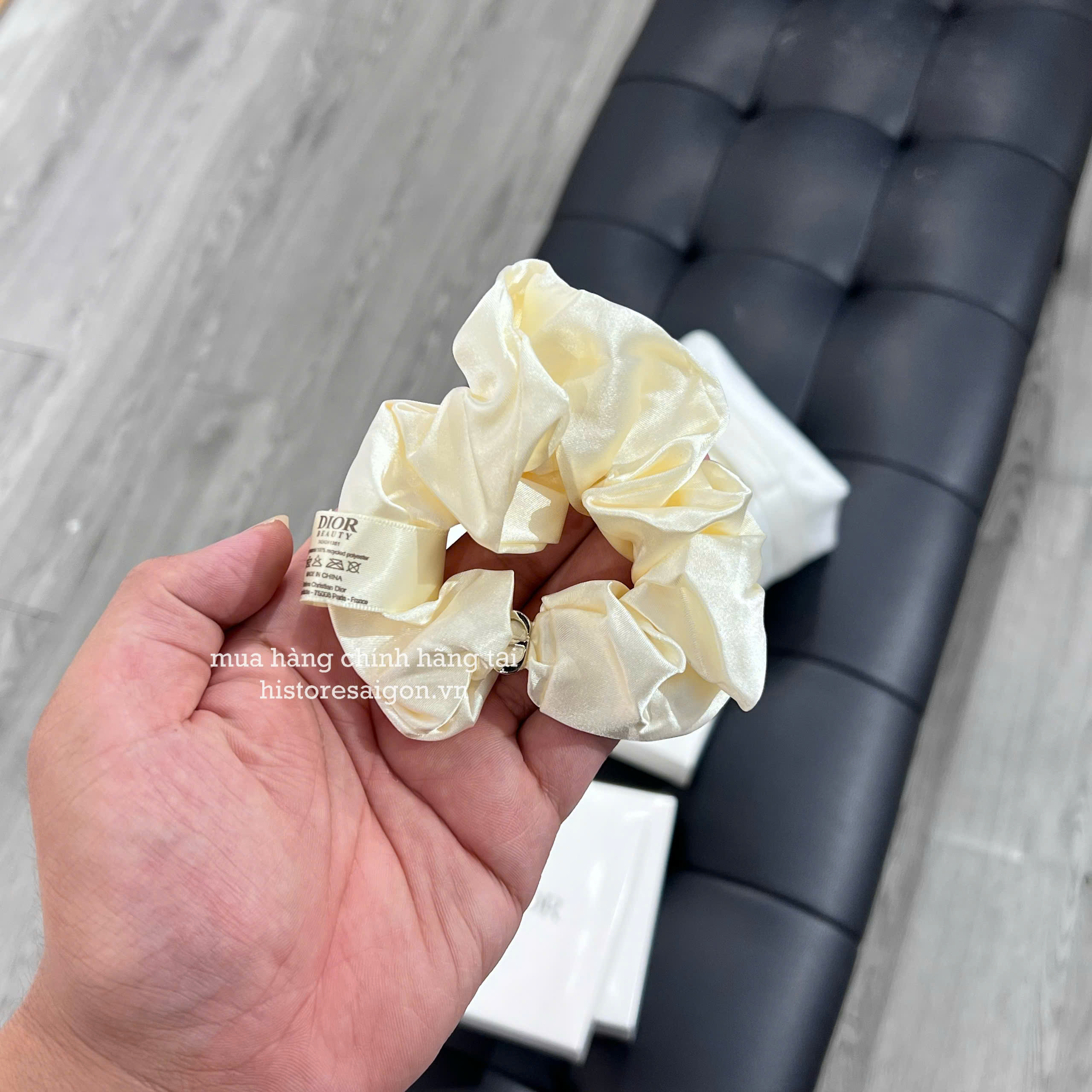 1805 - Cột Tóc Dior (Gift Hãng Tặng Khách VIP) [HÀNG CHÍNH HÃNG]