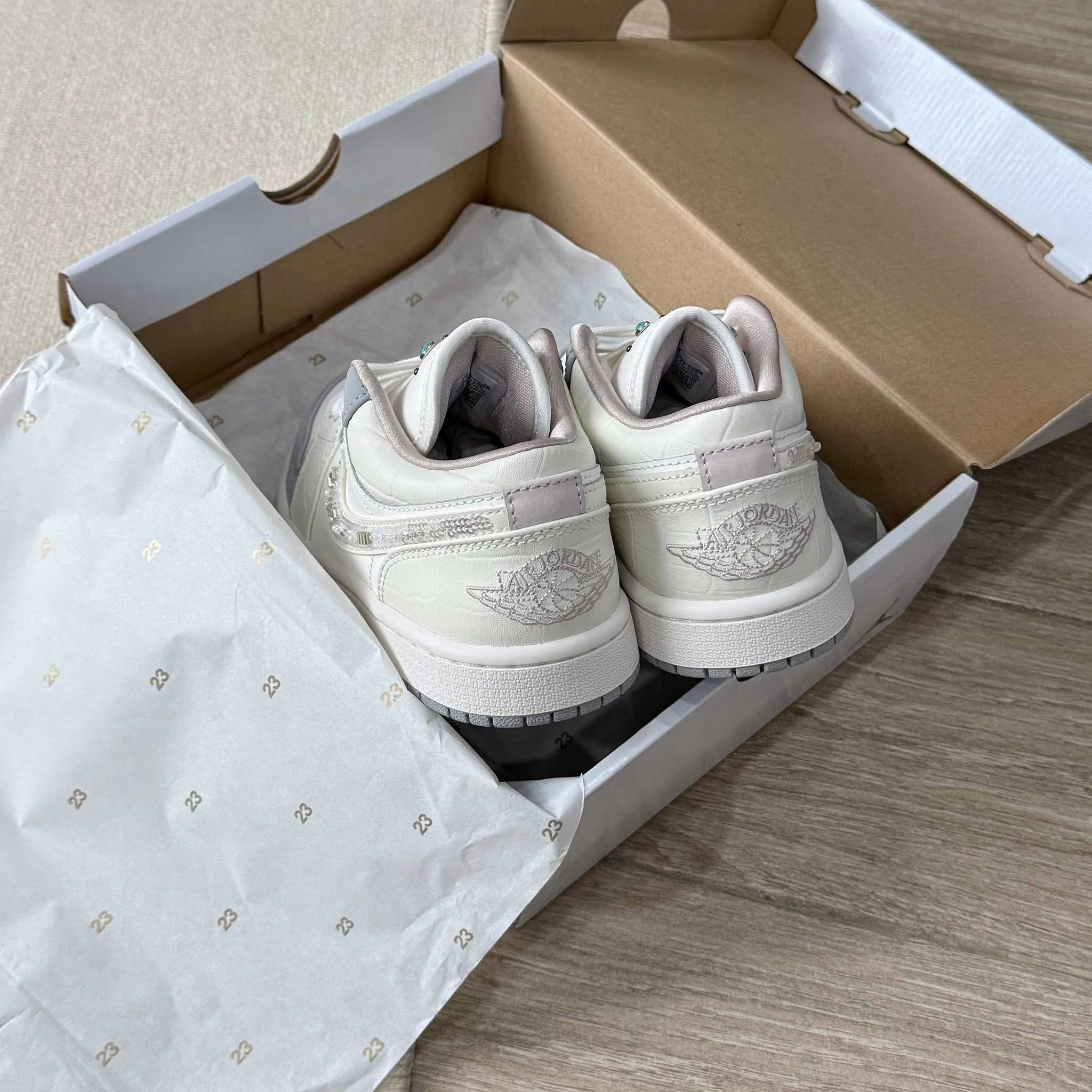 1806 - Giày Nike Air Jordan 1 Low Sail Soft Pearl IH7323-100 [HÀNG CHÍNH HÃNG]